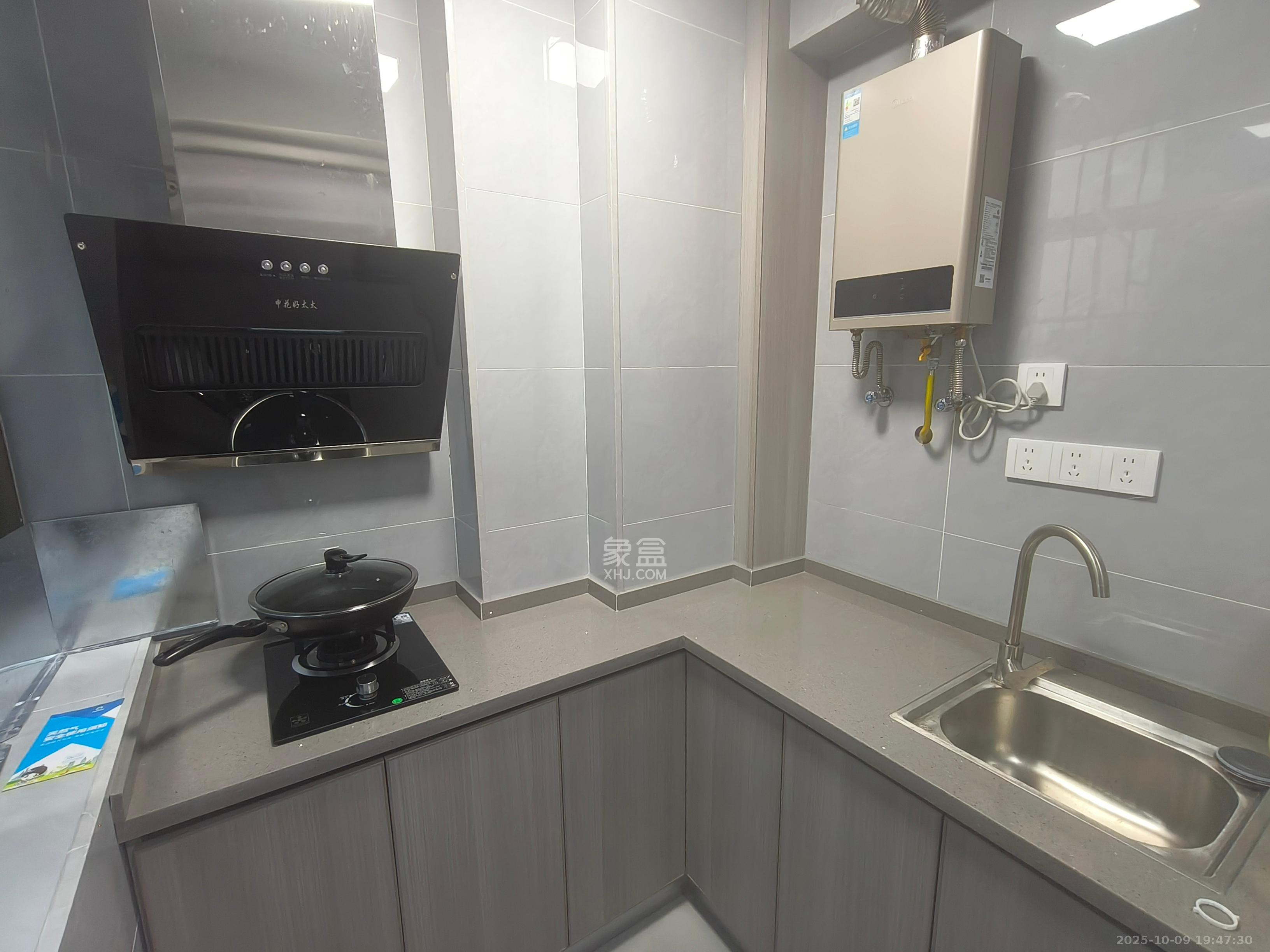 香颂国际  1室1厅1卫    1800.0元/月 香颂国际  1室1厅1卫    1800.0元/月室内图