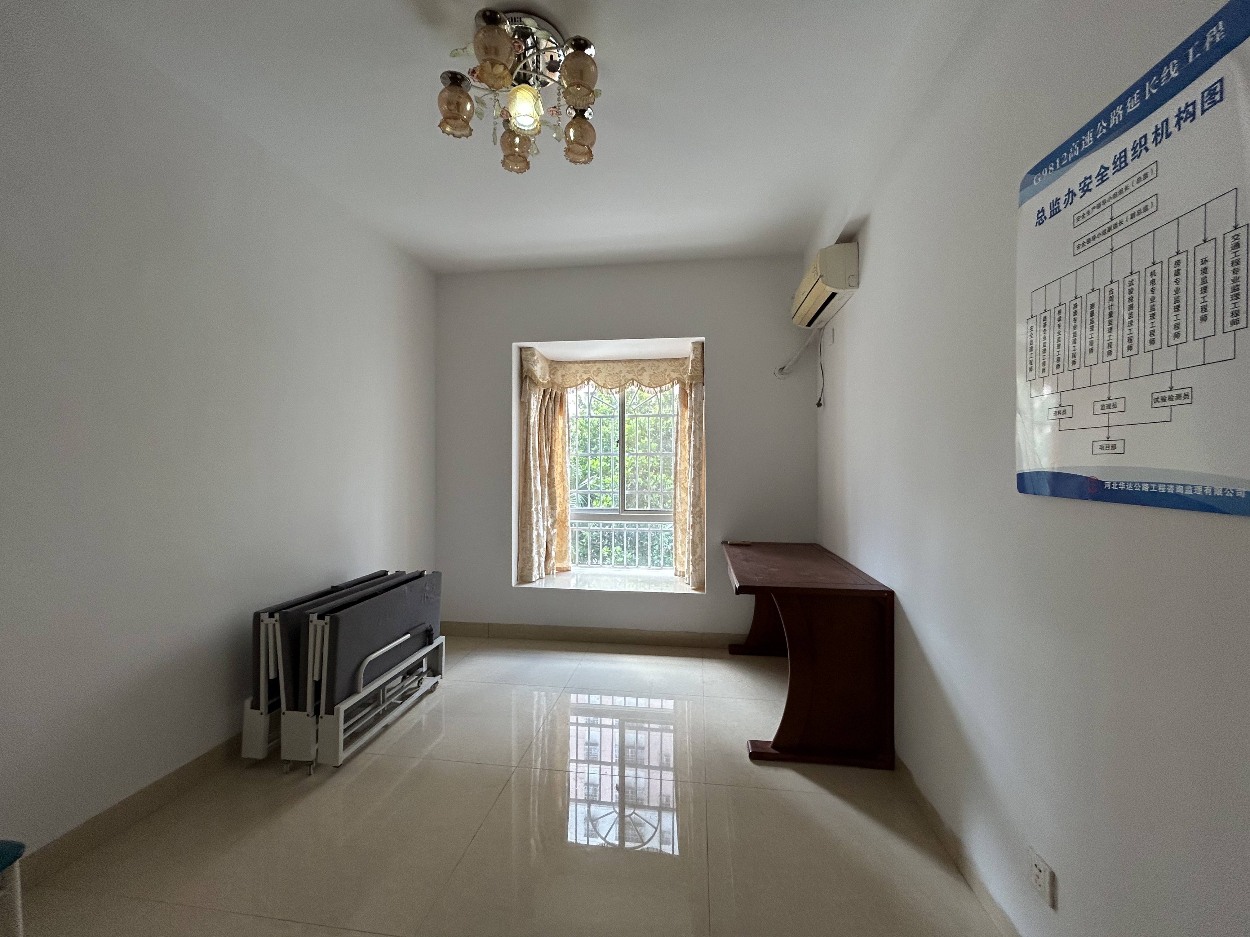 八一小区  3室2厅2卫    2700.0元/月室内图