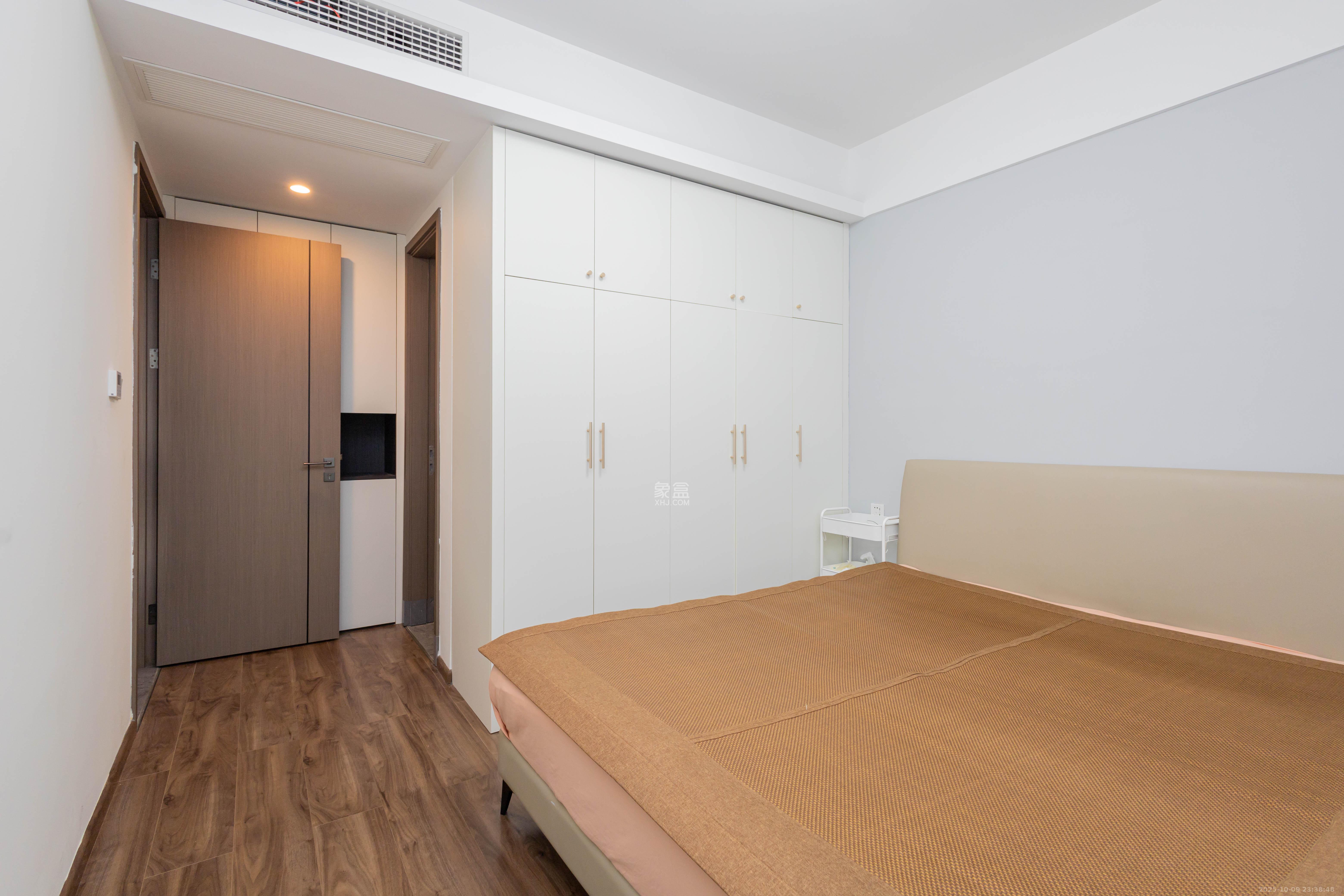 金茂建发观悦 3室2厅1卫 160.0万 金茂建发观悦 3室2厅1卫 160.0万卧室