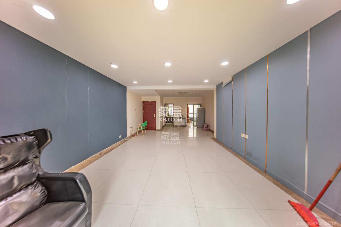 江山帝景雅典 1室2厅1卫 148.0万 江山帝景雅典 1室2厅1卫 148.0万客厅