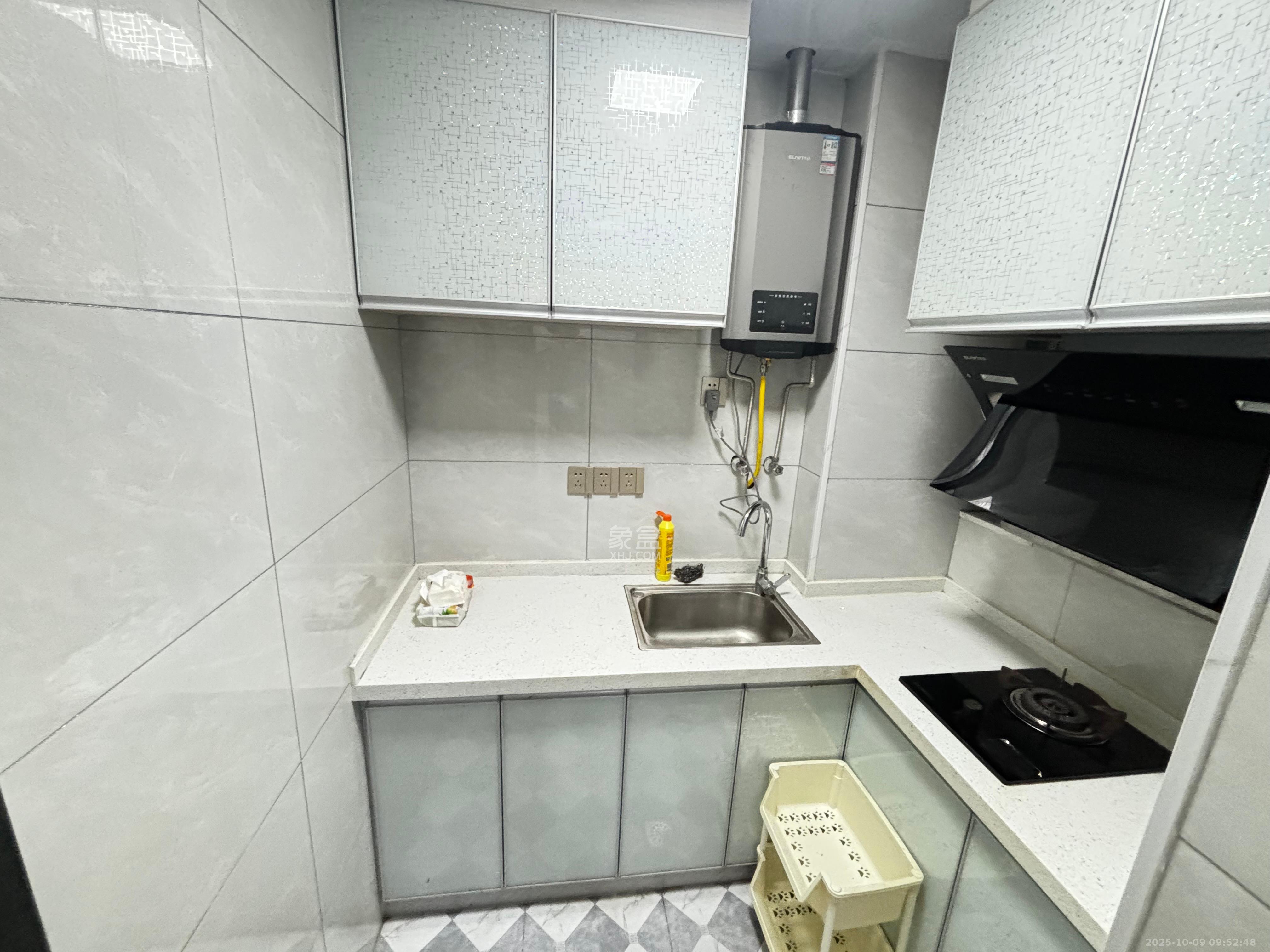 富力芙蓉新天地  1室1厅1卫    1700.0元/月 富力芙蓉新天地  1室1厅1卫    1700.0元/月室内图