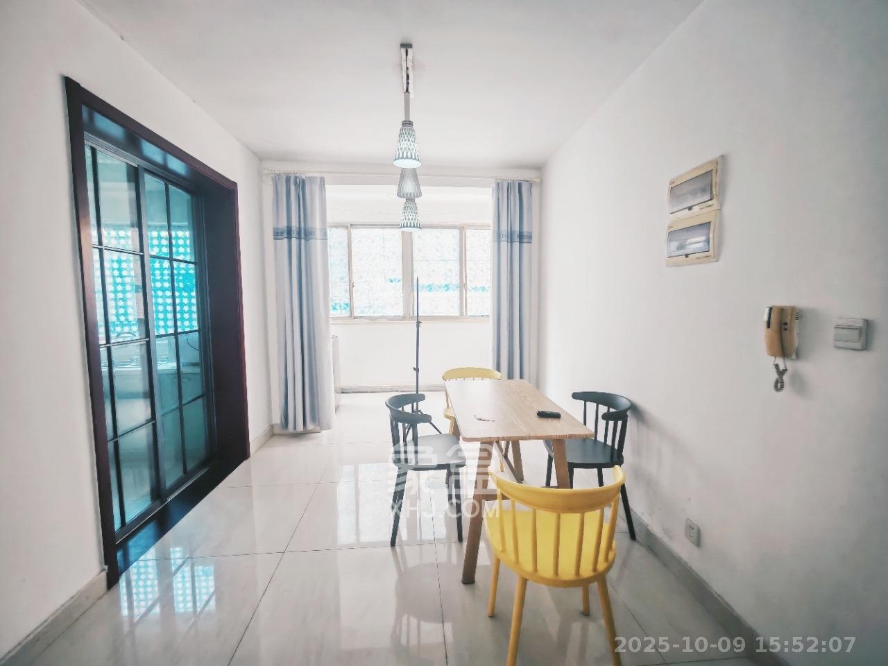 红叶山庄 3室2厅1卫 2300.0元/月 红叶山庄 3室2厅1卫 2300.0元/月室内图