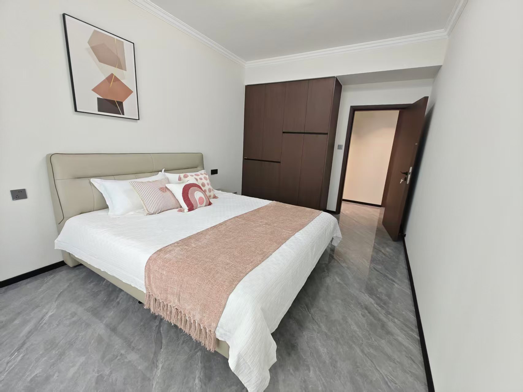 龙腾国际  4室2厅2卫    89.8万室内图