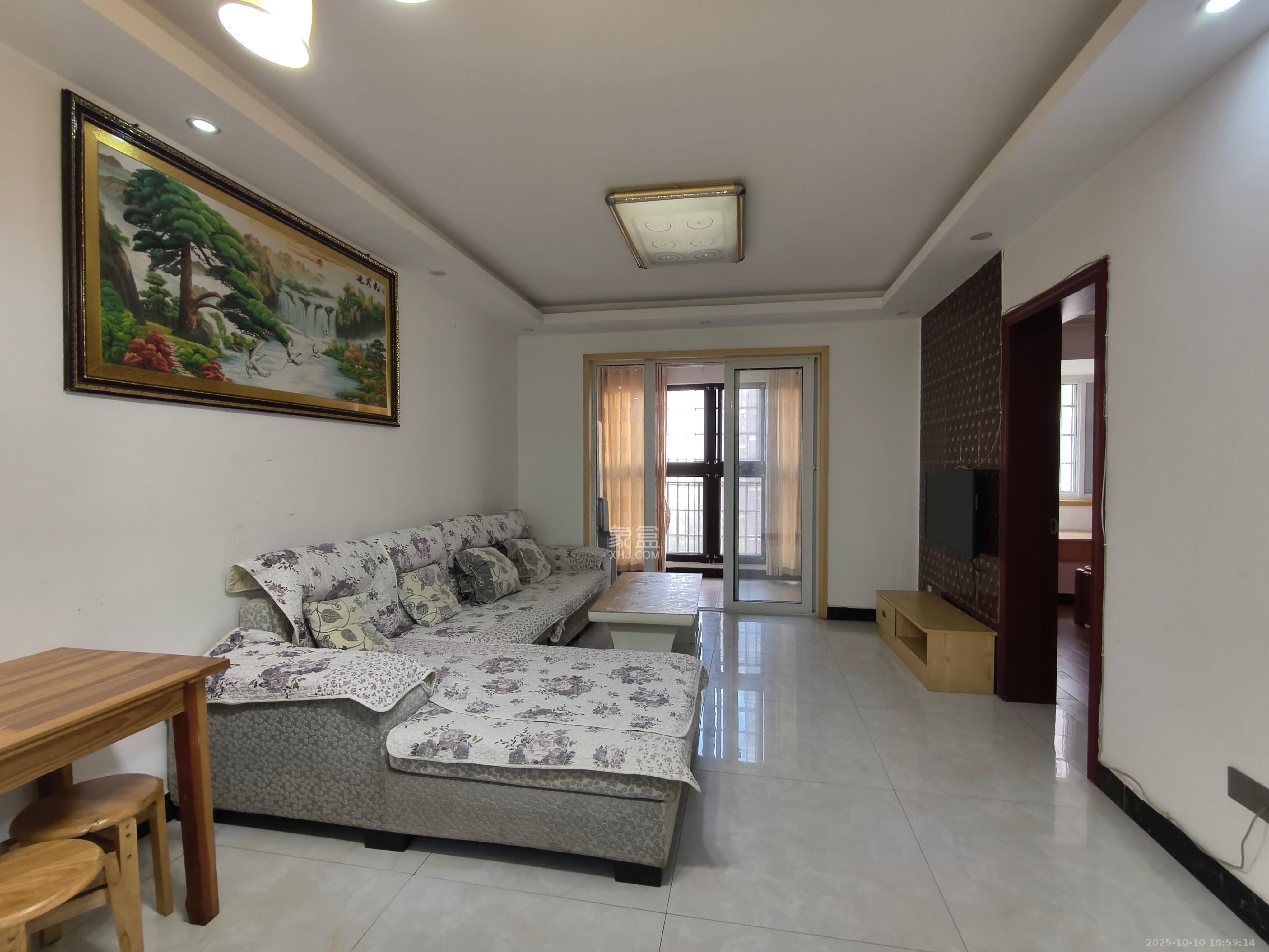 新城国际花都  3室2厅1卫    1500.0元/月 新城国际花都  3室2厅1卫    1500.0元/月室内图1