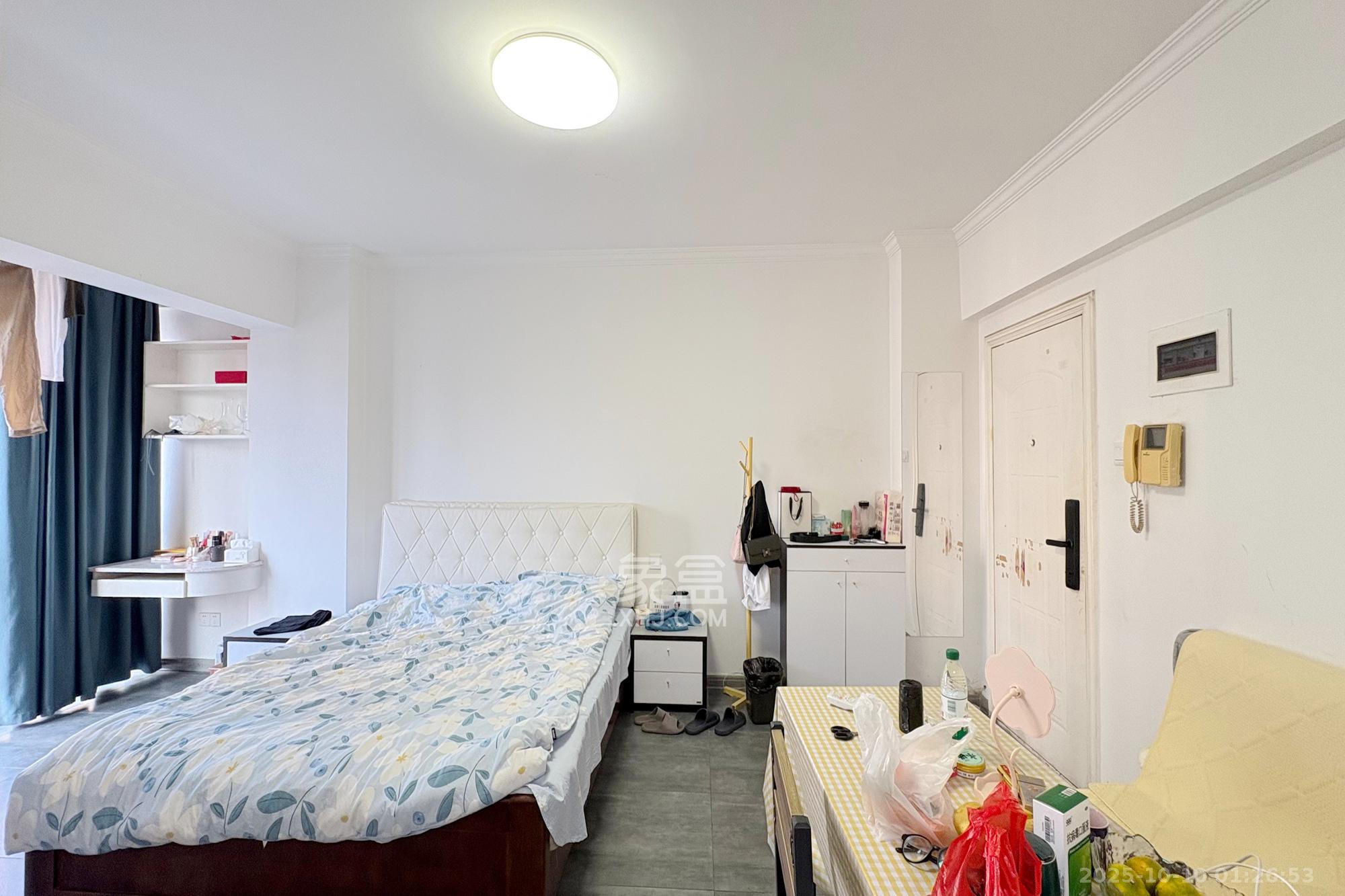 上东印象  1室1厅1卫    28.8万客厅