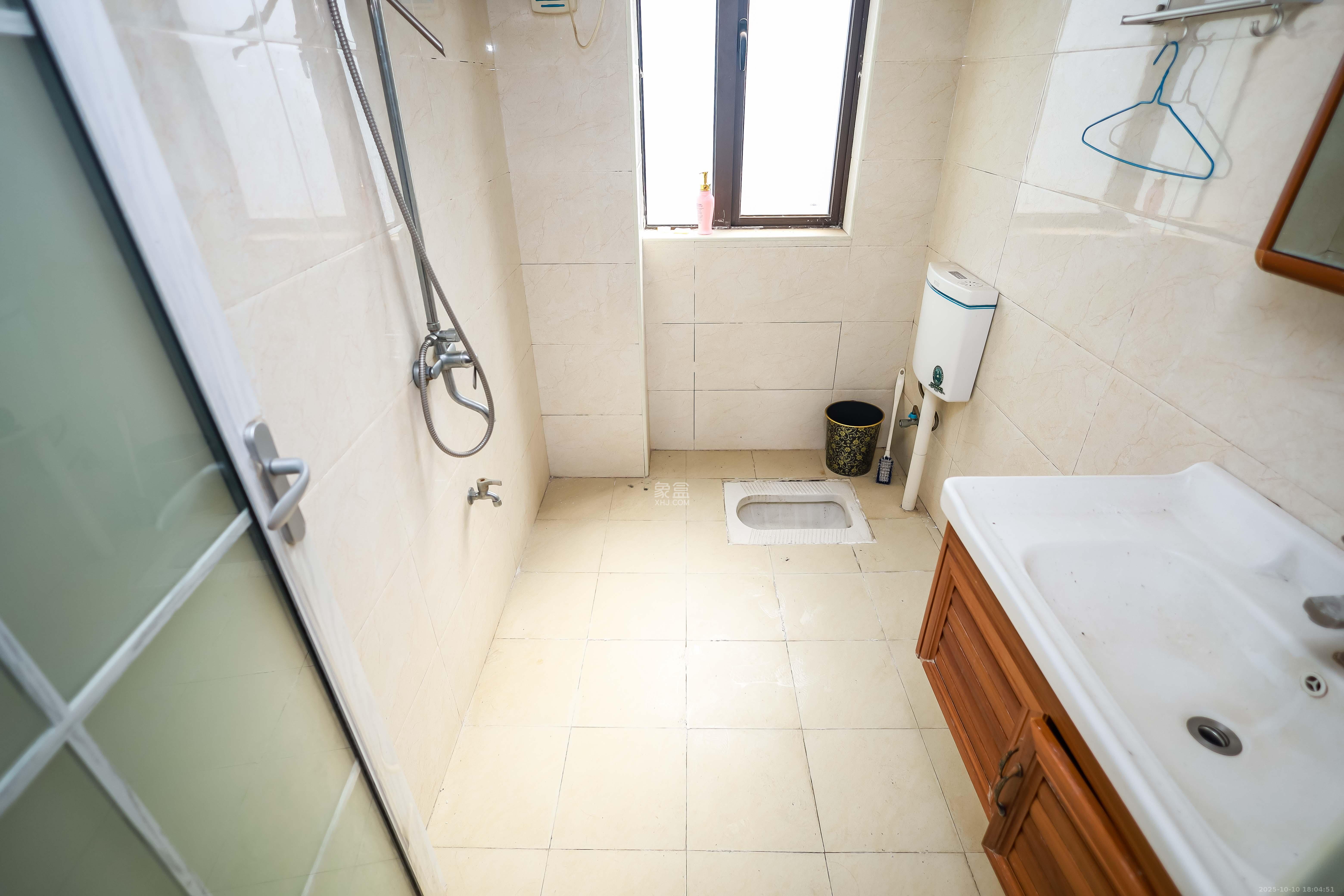 奥克斯缔壹城  4室2厅2卫    128.0万 奥克斯缔壹城  4室2厅2卫    128.0万卫生间