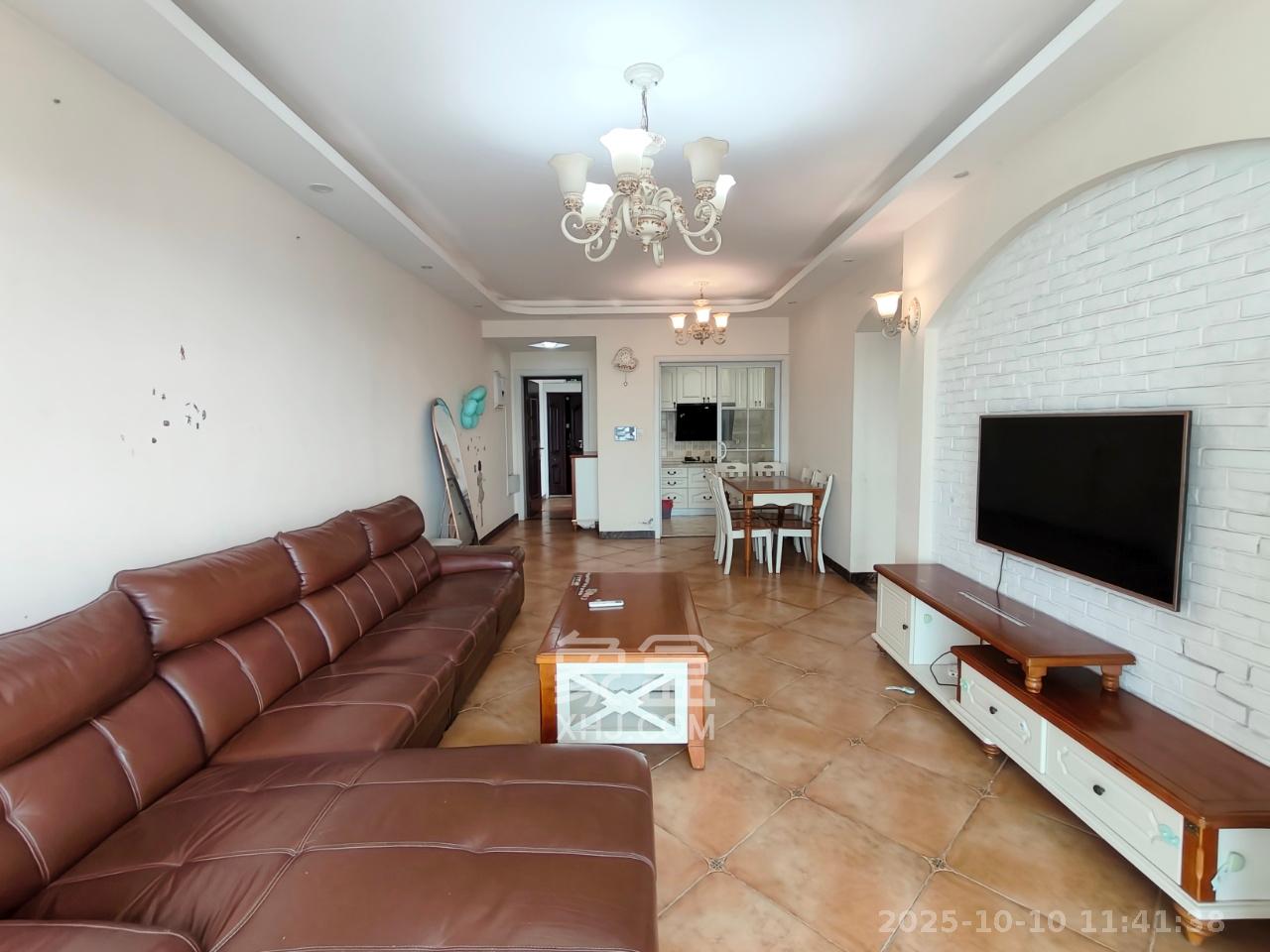 金科东方大院五期 3室2厅2卫 2700.0元/月 金科东方大院五期 3室2厅2卫 2700.0元/月室内图