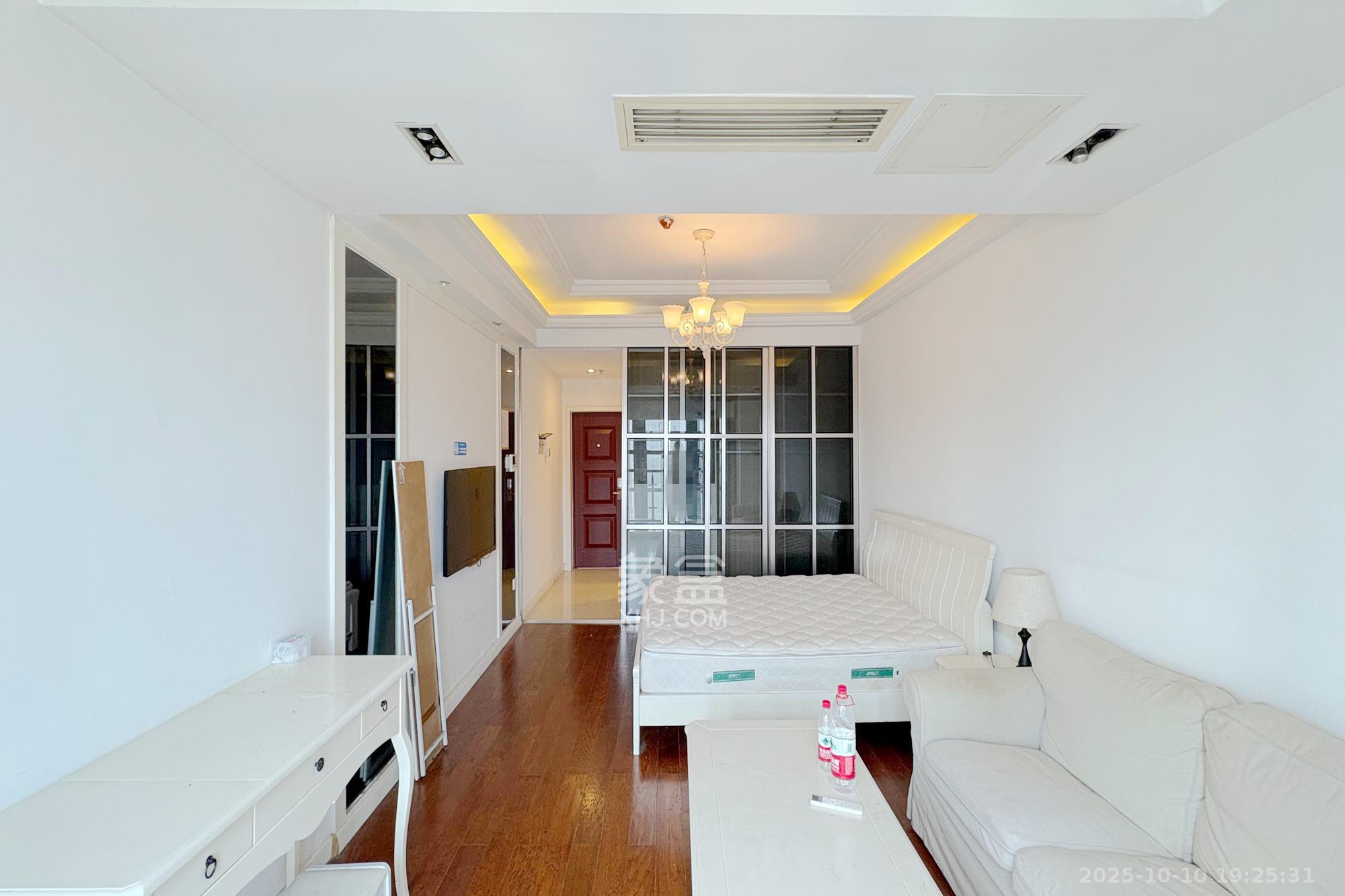 壹号公馆 1室1厅1卫 50.0万 壹号公馆 1室1厅1卫 50.0万卧室