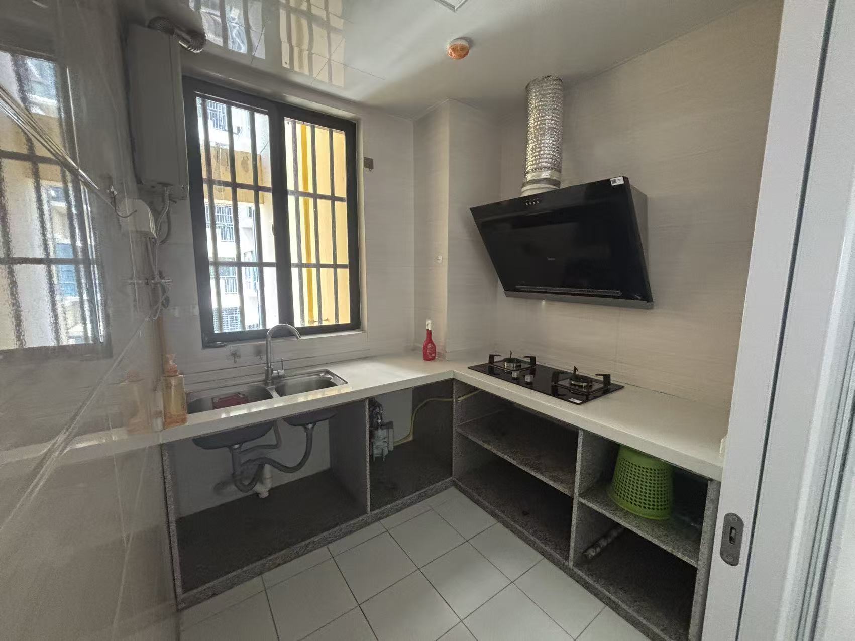 新海小区 1室1厅1卫 1000.0元/月 新海小区 1室1厅1卫 1000.0元/月室内图