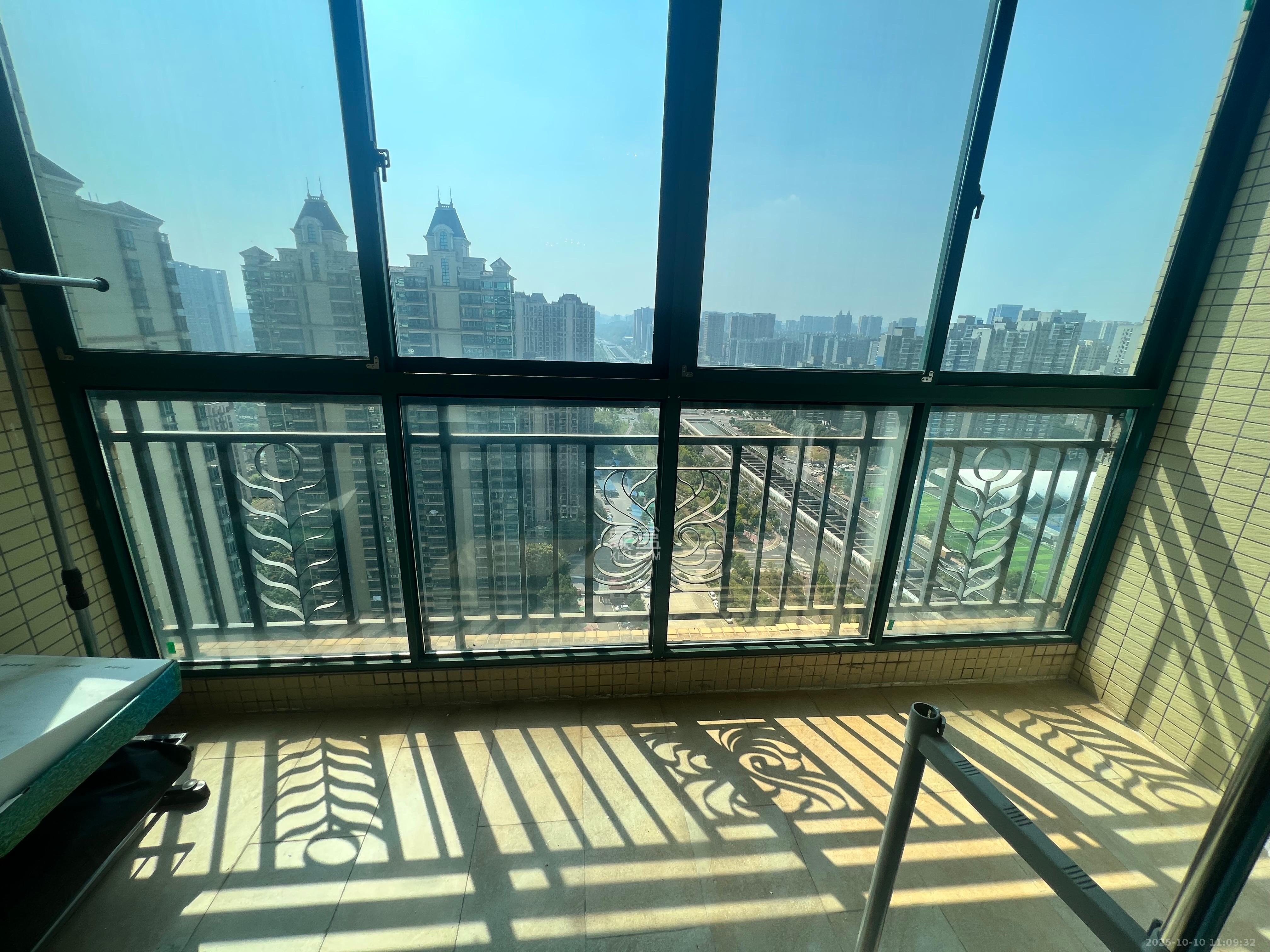 恒大绿洲  2室2厅1卫    2600.0元/月室内图