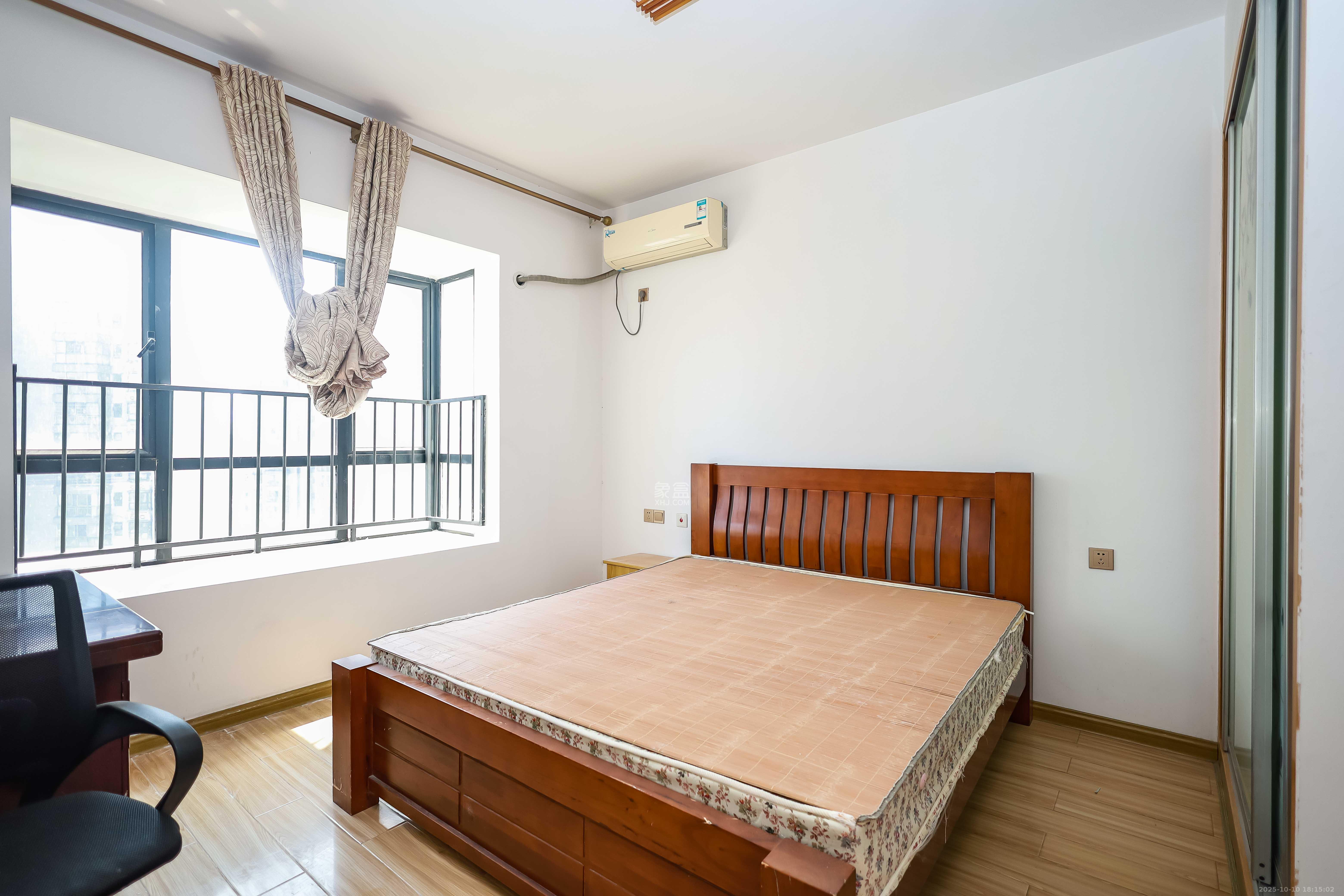 莱茵城  3室2厅1卫    62.0万卧室