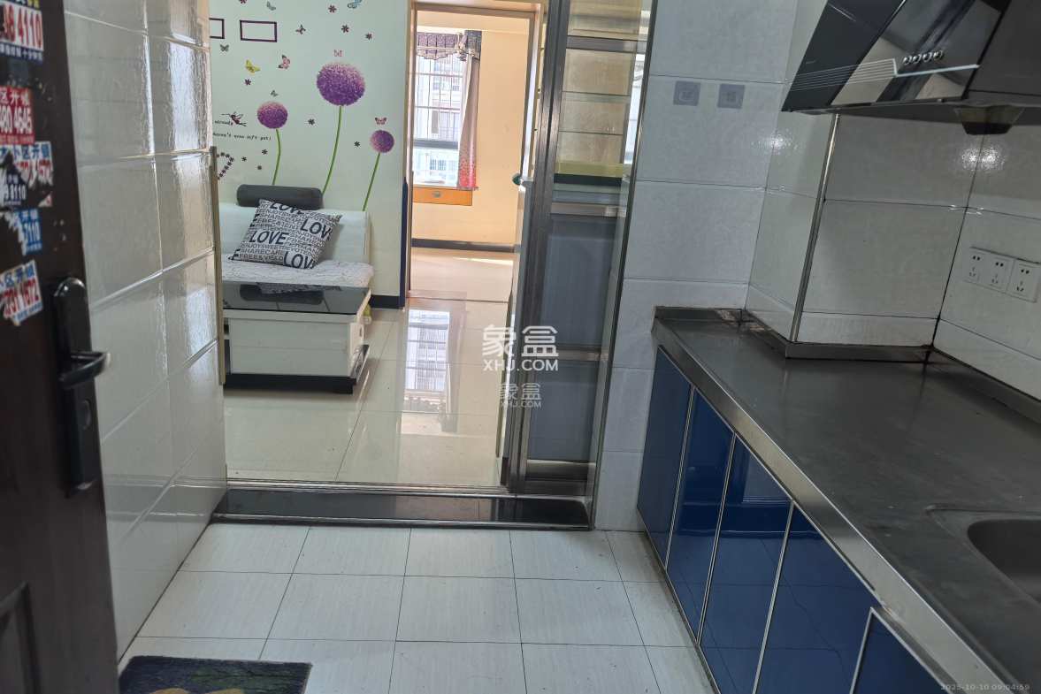 世纪桃花苑 1室1厅1卫 1350.0元/月 世纪桃花苑 1室1厅1卫 1350.0元/月室内图