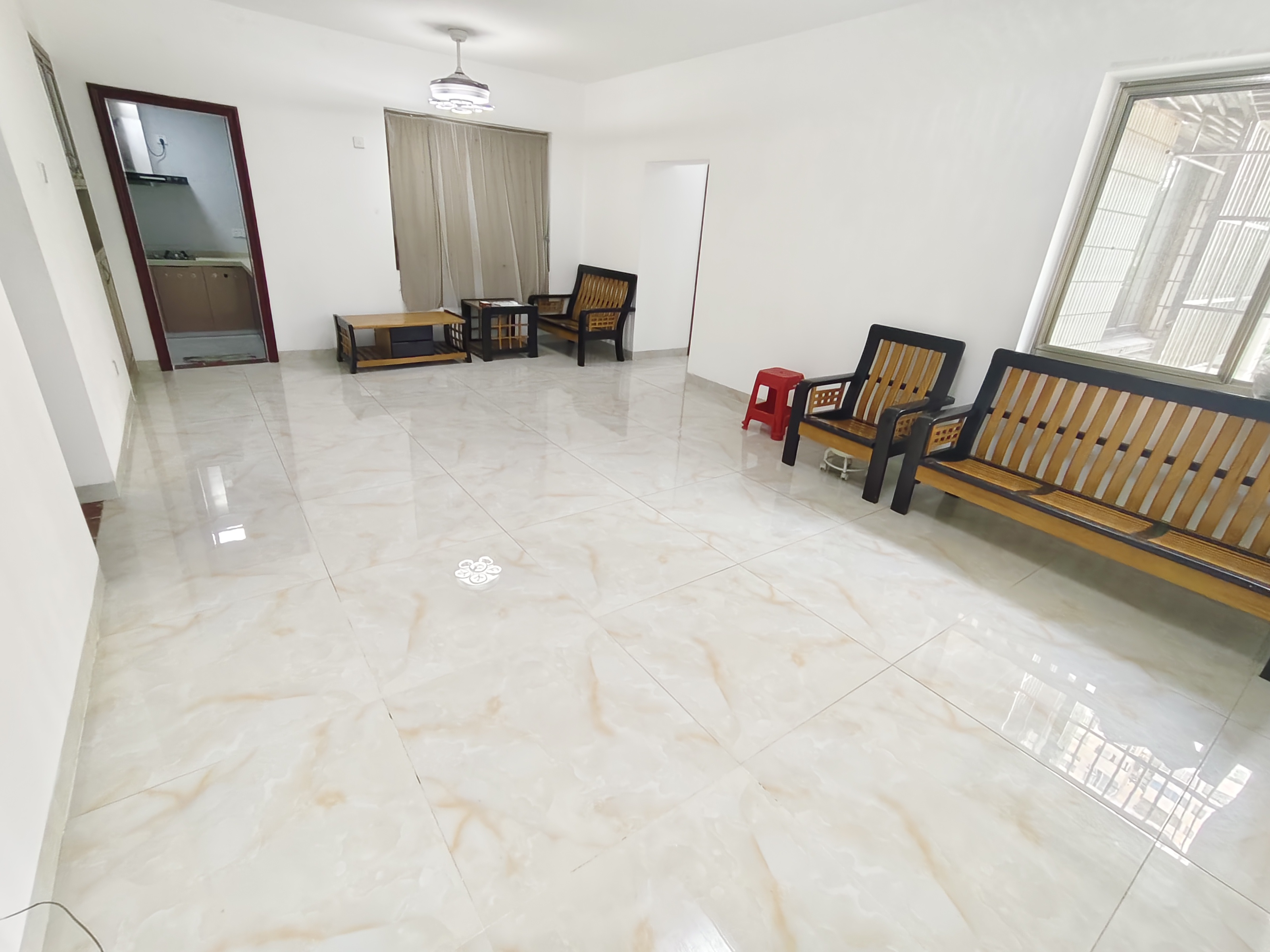 富豪大厦(富豪花园) 3室2厅1卫 2300.0元/月 富豪大厦(富豪花园) 3室2厅1卫 2300.0元/月室内图