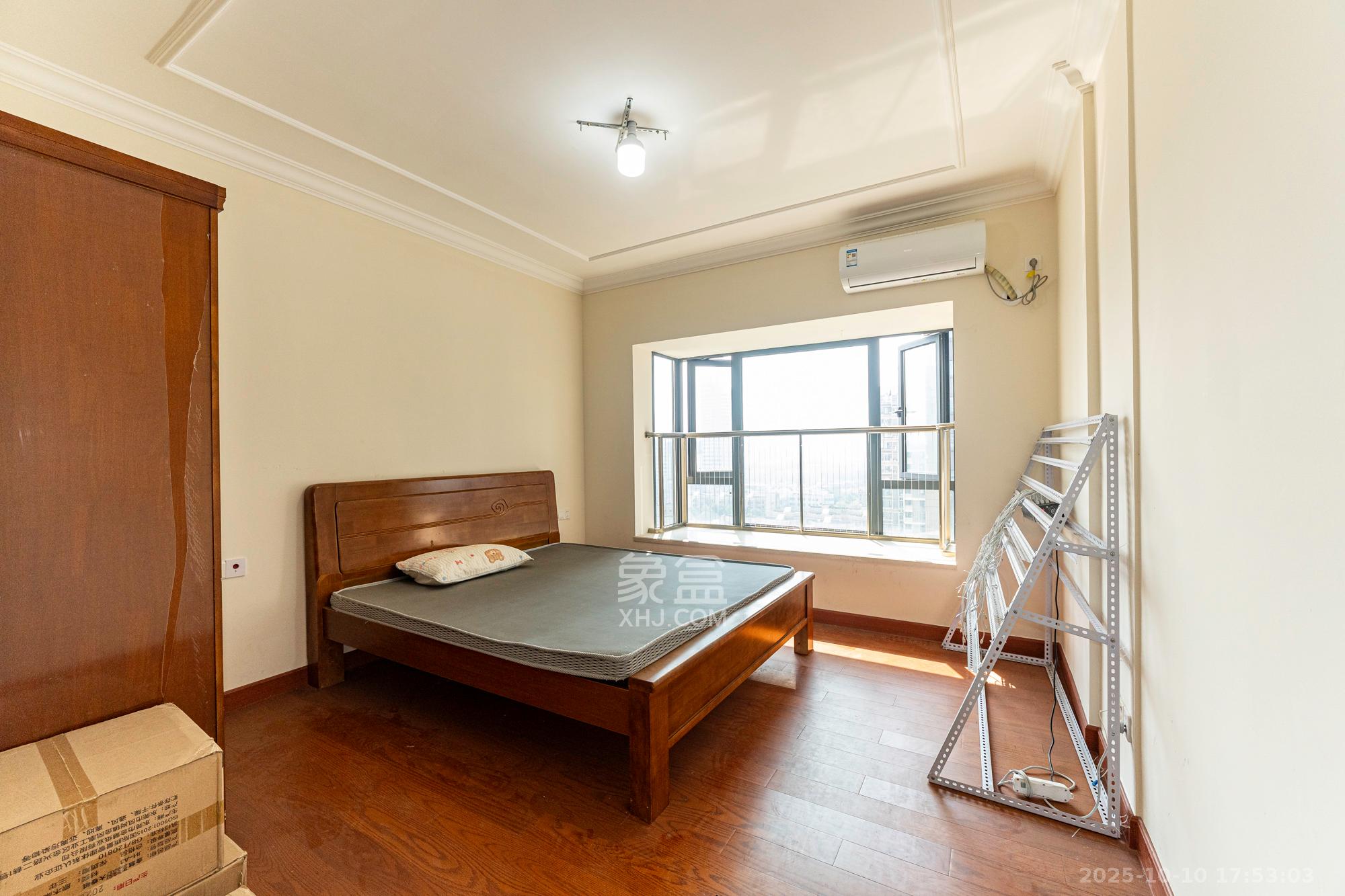 恒大雅苑  4室2厅2卫    158.0万 恒大雅苑  4室2厅2卫    158.0万卧室