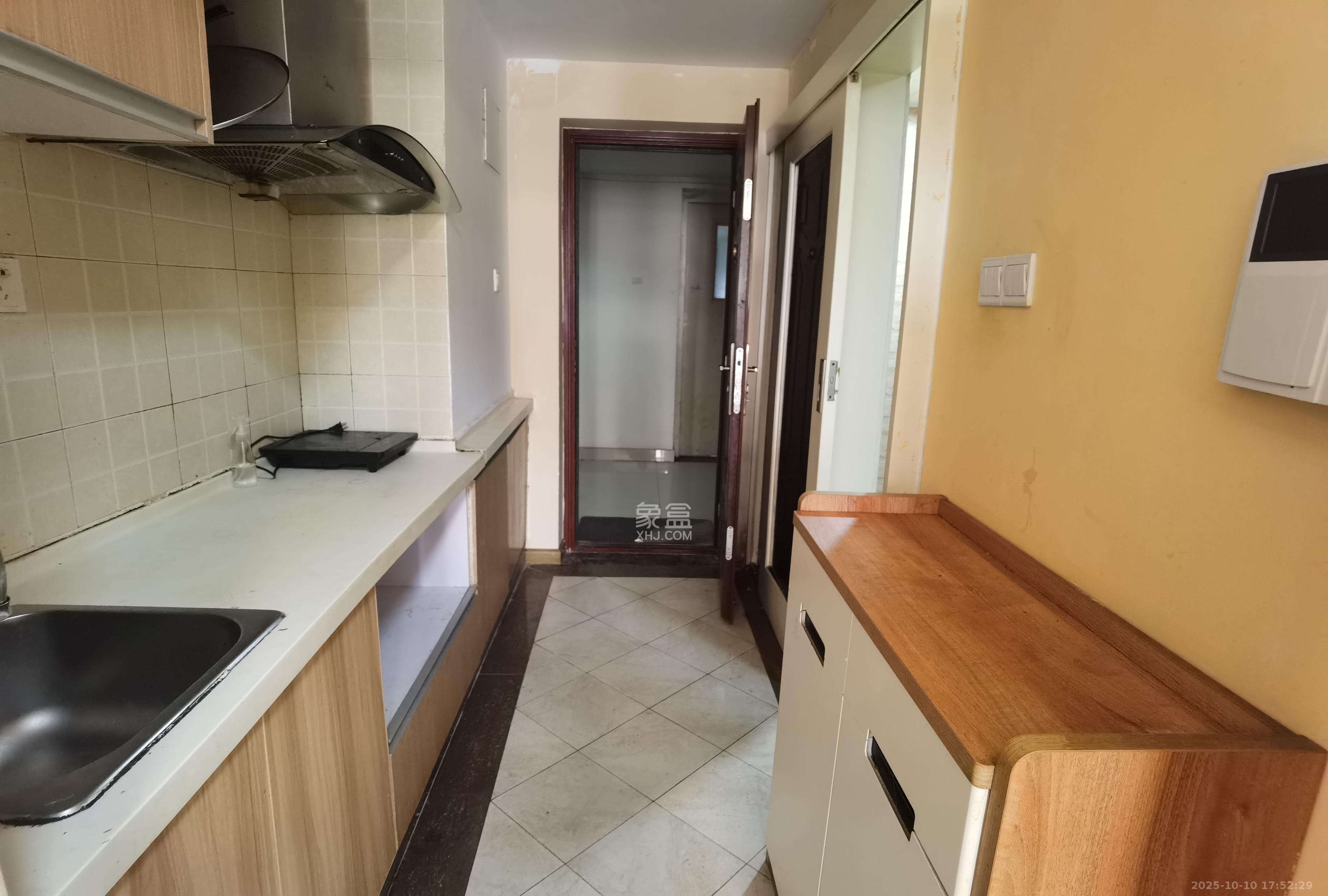 米兰春天  1室1厅1卫    1000.0元/月室内图