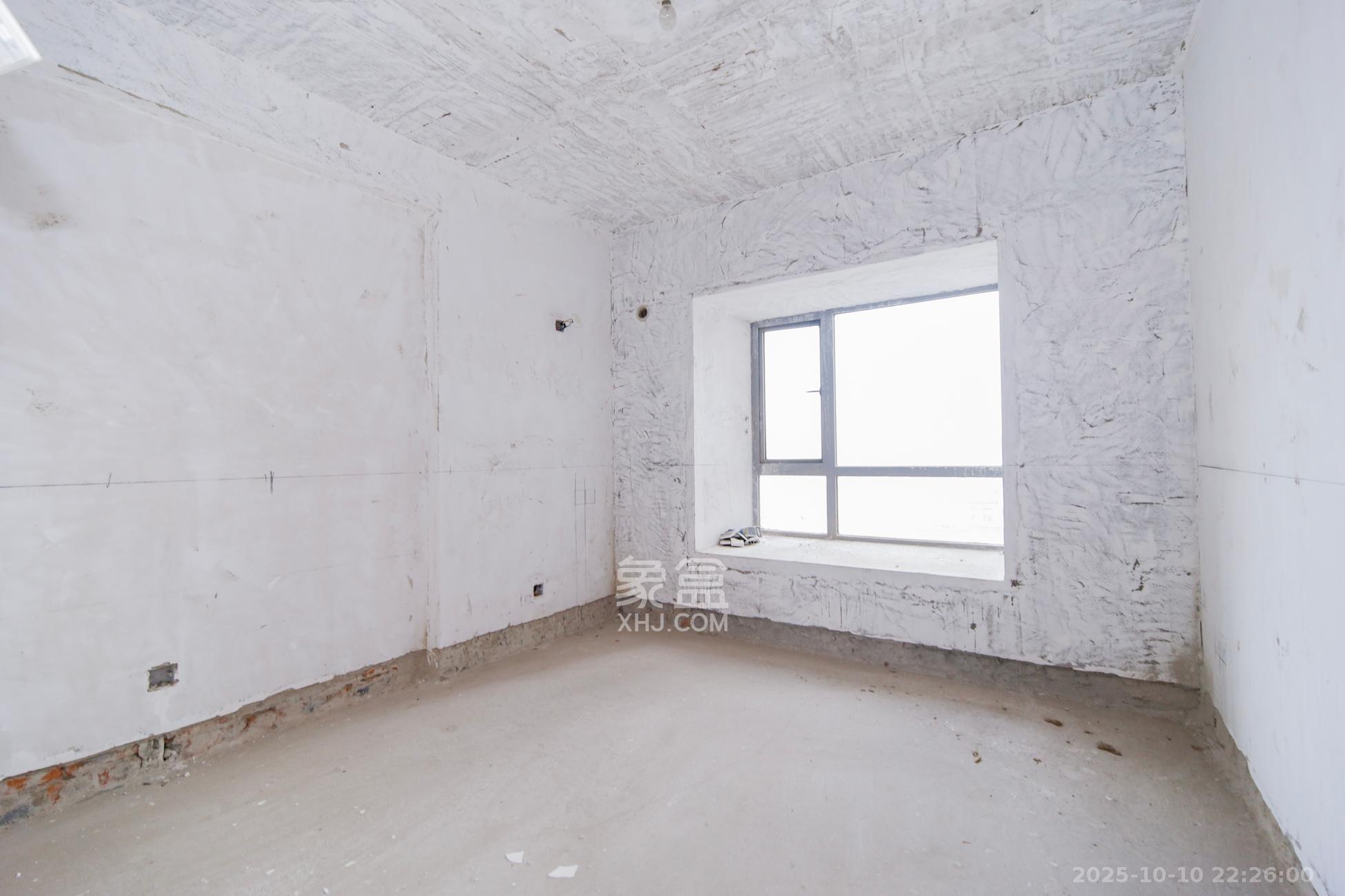 上海城小区  4室2厅2卫    168.0万卧室