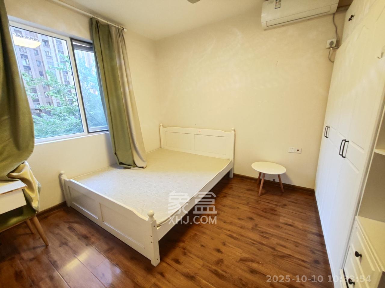 金地格林公馆  3室2厅1卫    2400.0元/月室内图