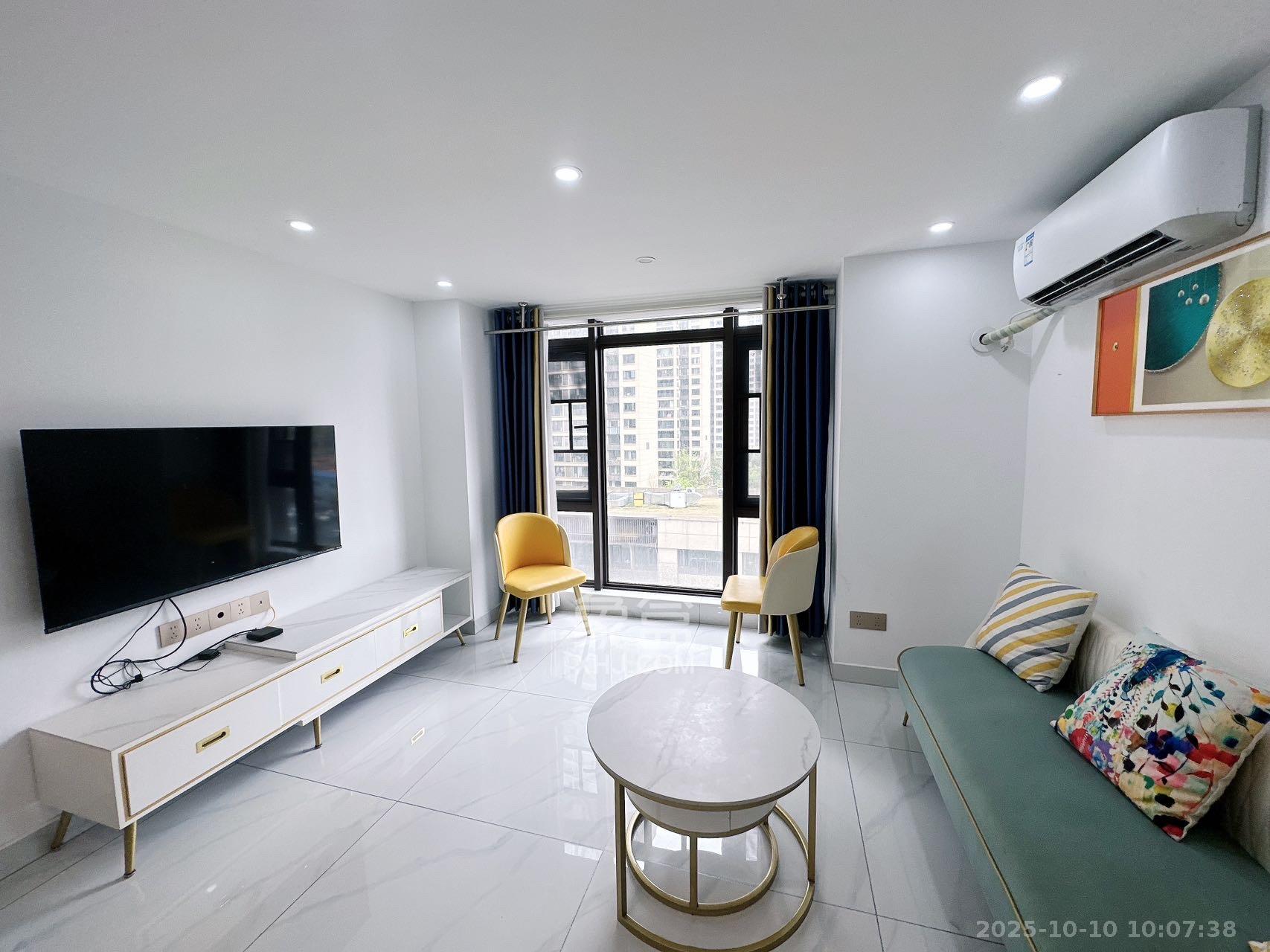 华润琨瑜府  2室1厅1卫    2500.0元/月 华润琨瑜府  2室1厅1卫    2500.0元/月室内图