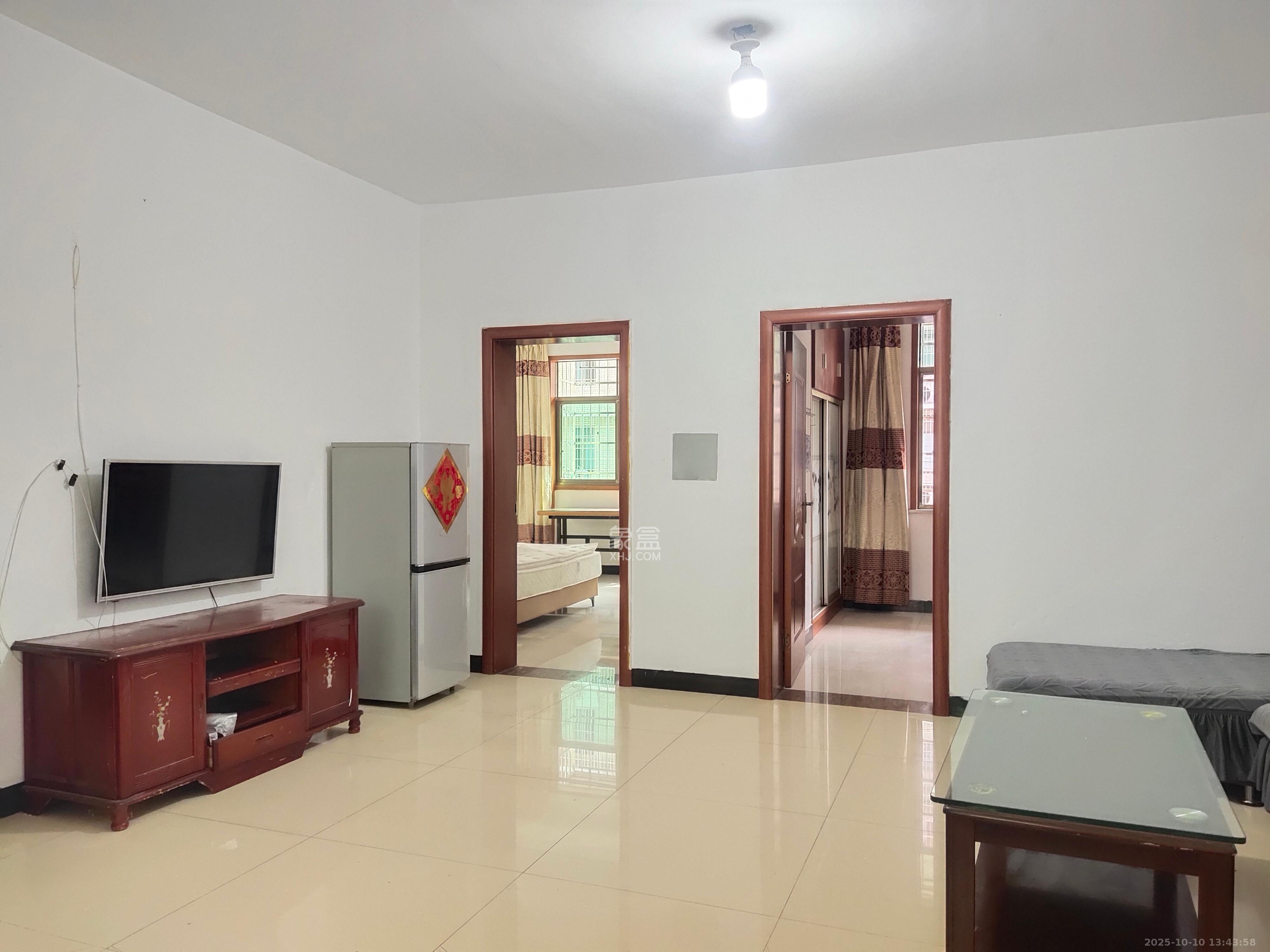 月湖安置小区(马栏山小区)  3室2厅2卫    1600.0元/月 月湖安置小区(马栏山小区)  3室2厅2卫    1600.0元/月室内图1