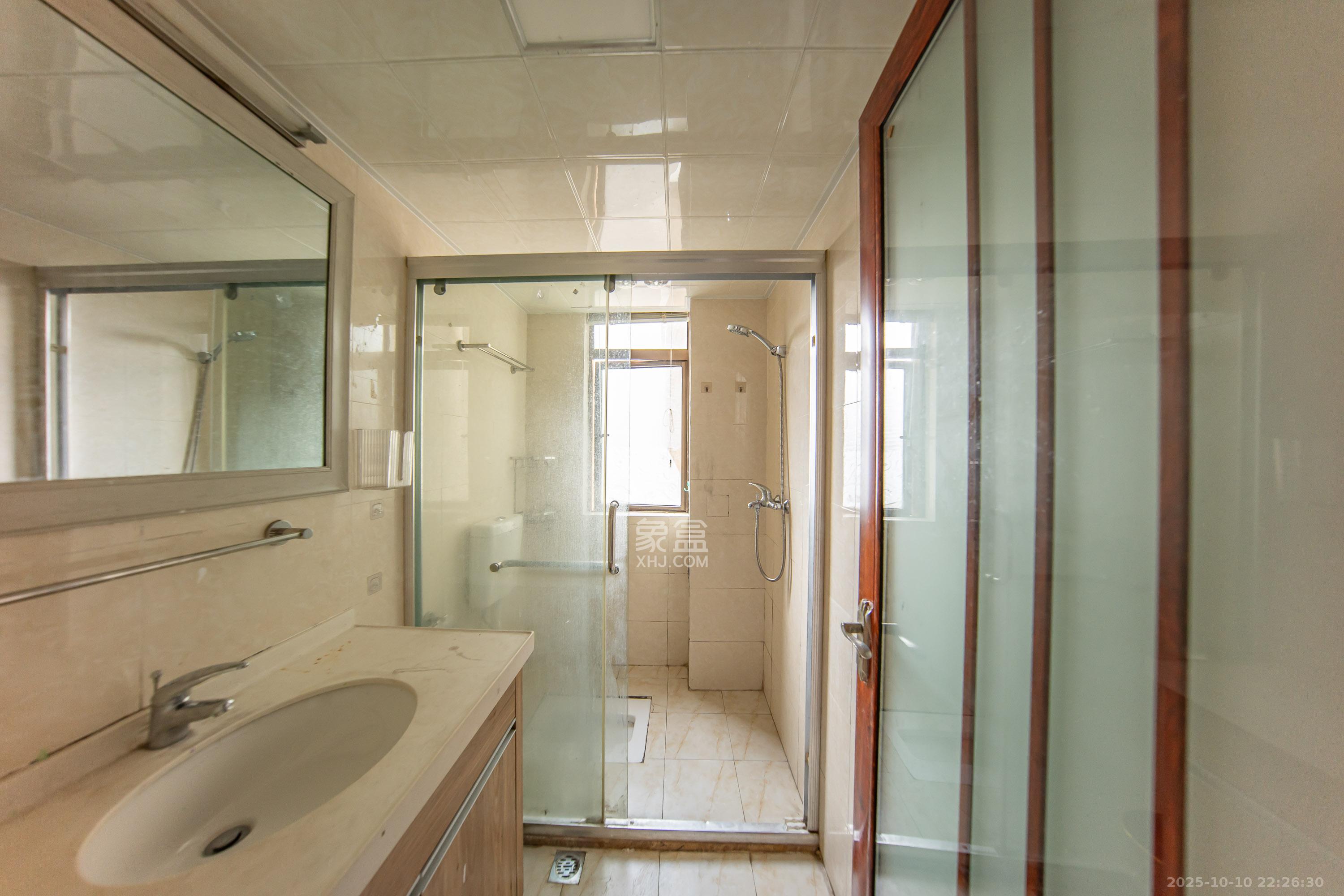 江山帝景哈佛  2室2厅1卫    72.0万 江山帝景哈佛  2室2厅1卫    72.0万卫生间