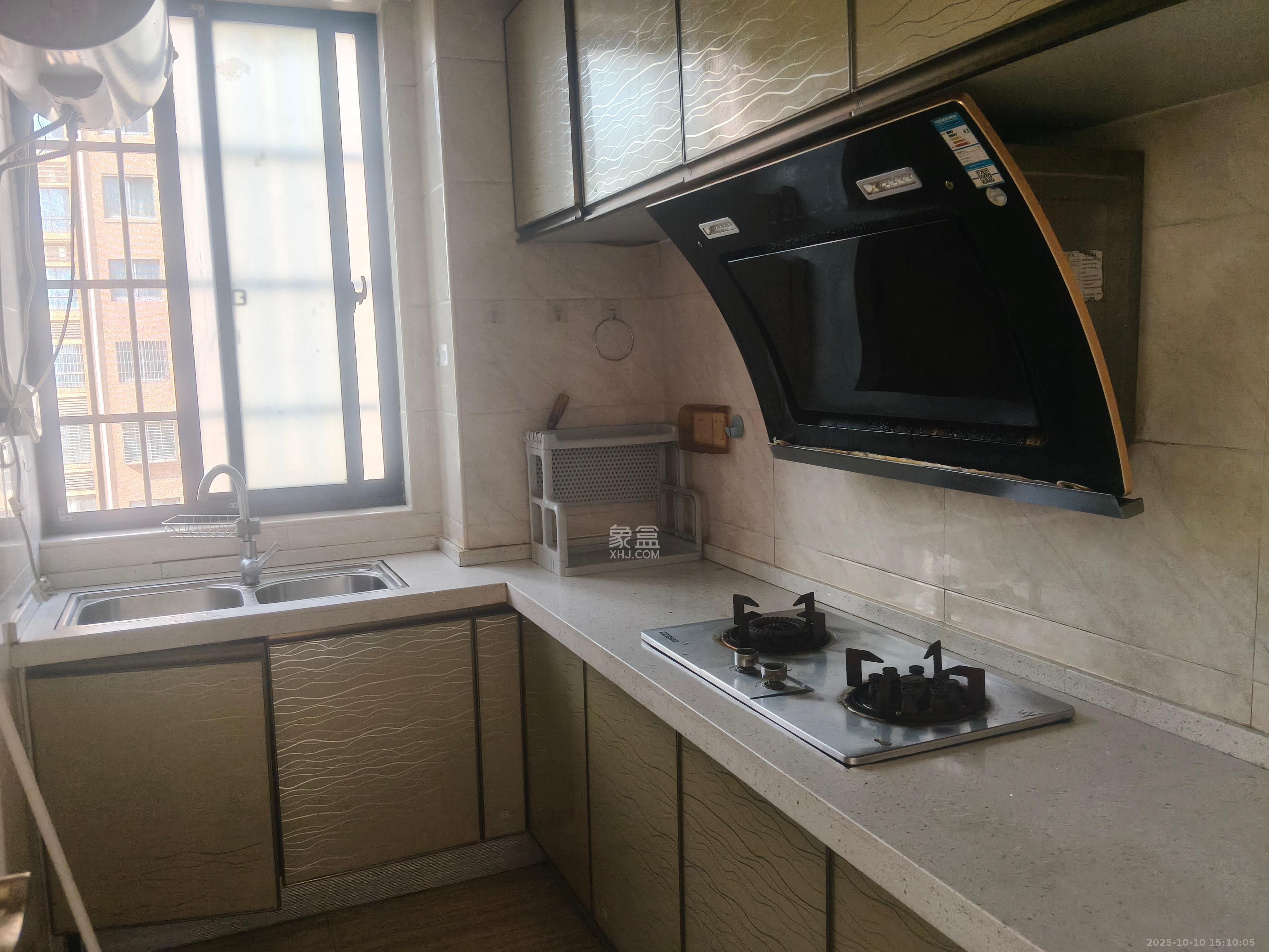 锦绣兰亭  3室2厅1卫    1800.0元/月室内图