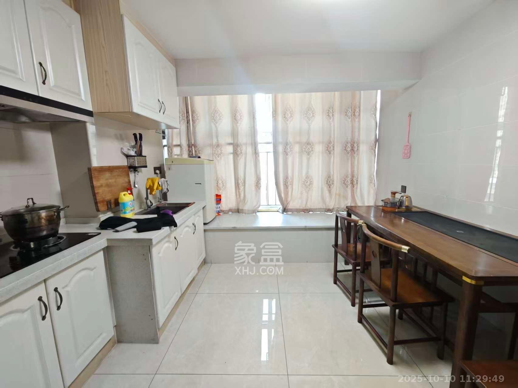 金色loft(鑫秋大厦) 1室0厅0卫 2000.0元/月 金色loft(鑫秋大厦) 1室0厅0卫 2000.0元/月室内图