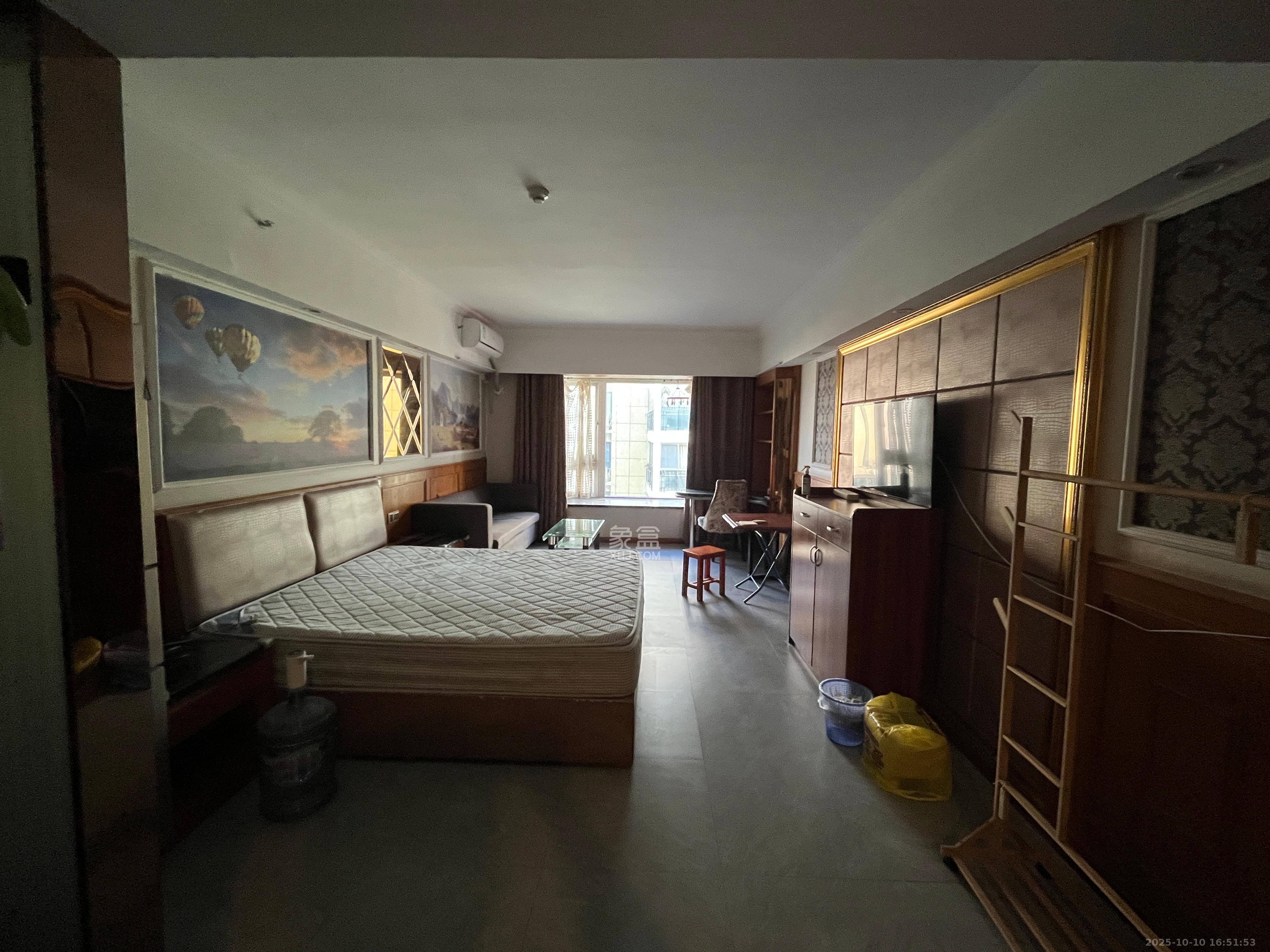 三重星都心  1室1厅3卫    1600.0元/月室内图