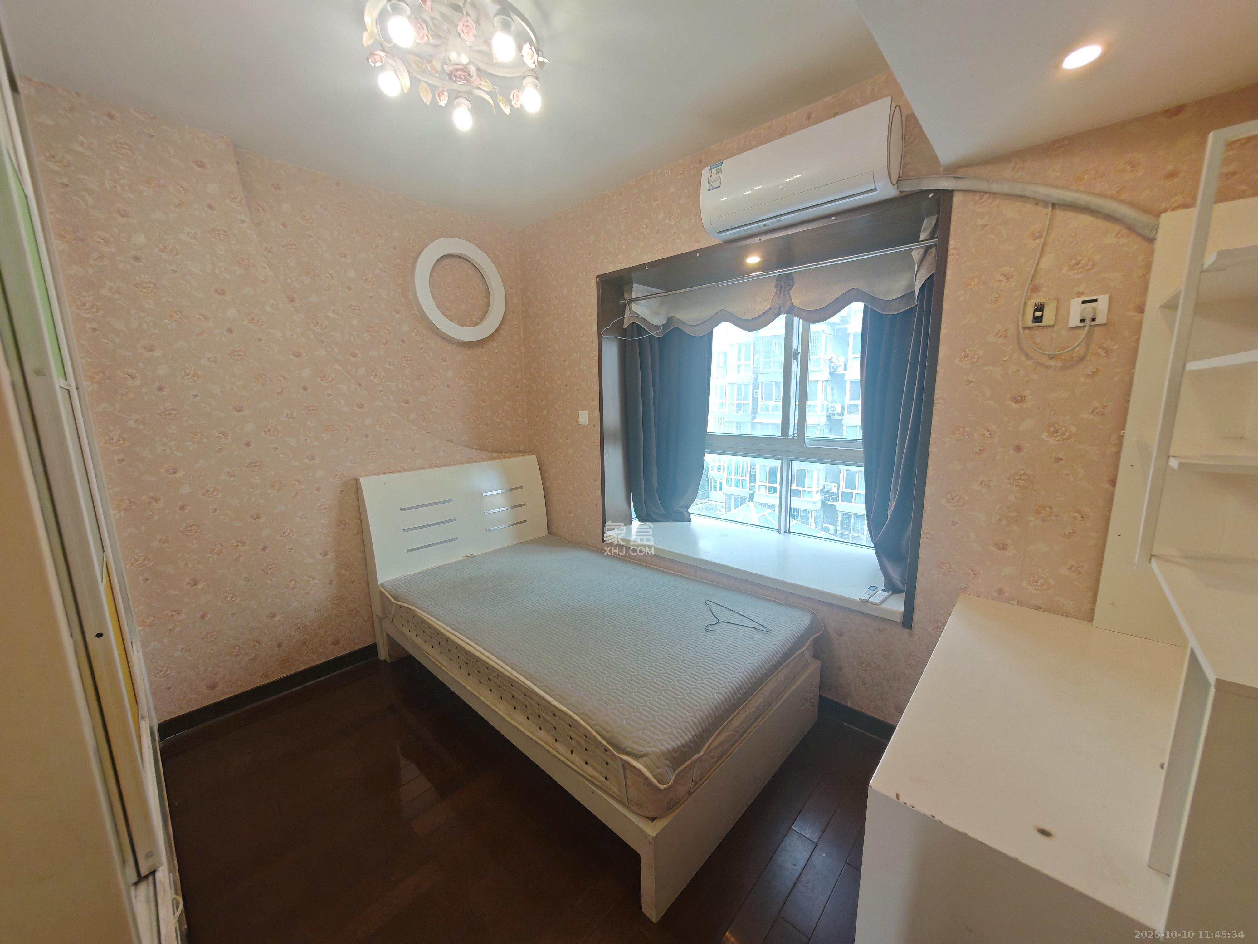 五一华府 3室2厅2卫 5000.0元/月 五一华府 3室2厅2卫 5000.0元/月室内图