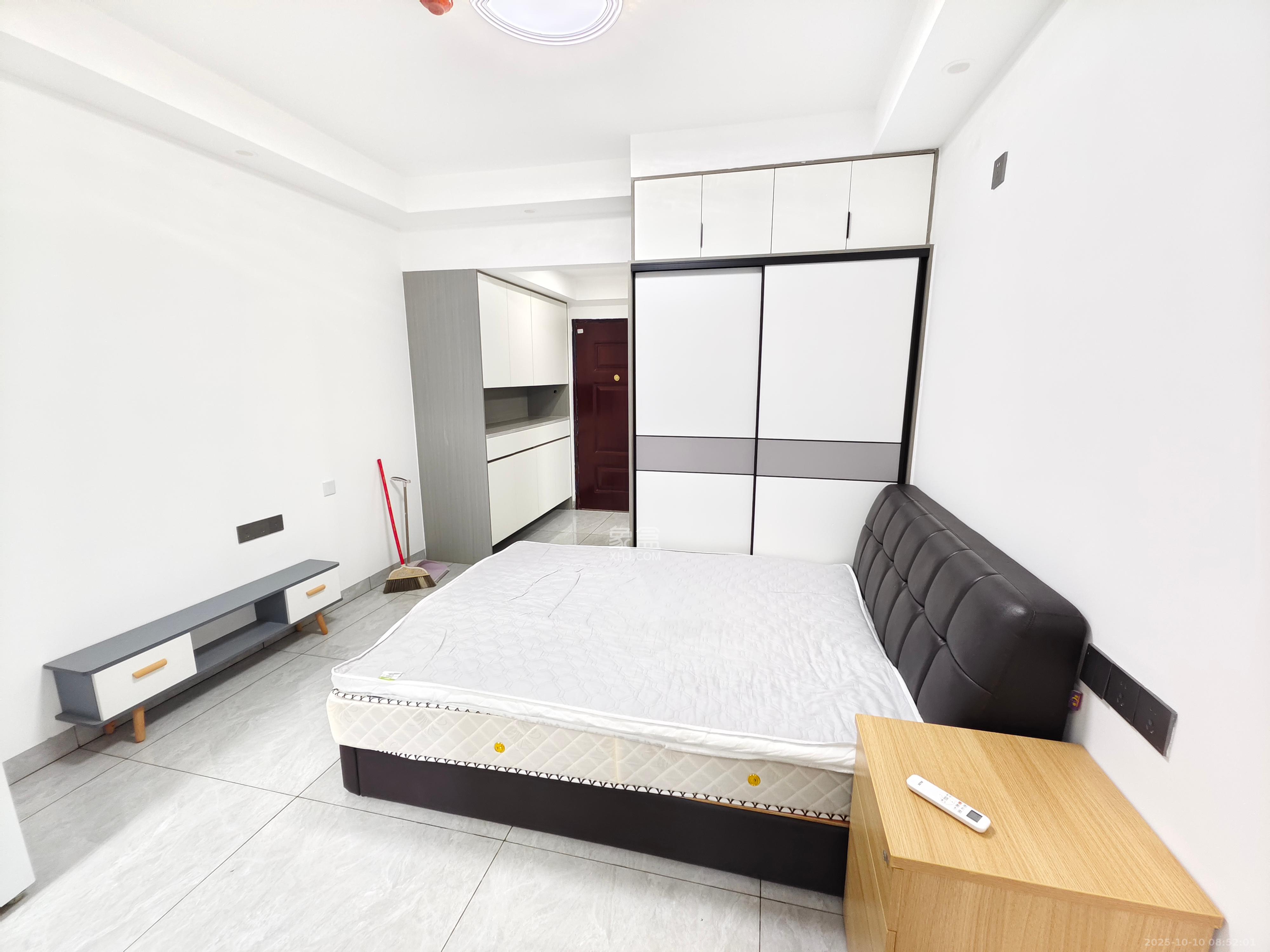 金房奥斯卡  1室1厅1卫    1200.0元/月 金房奥斯卡  1室1厅1卫    1200.0元/月室内图