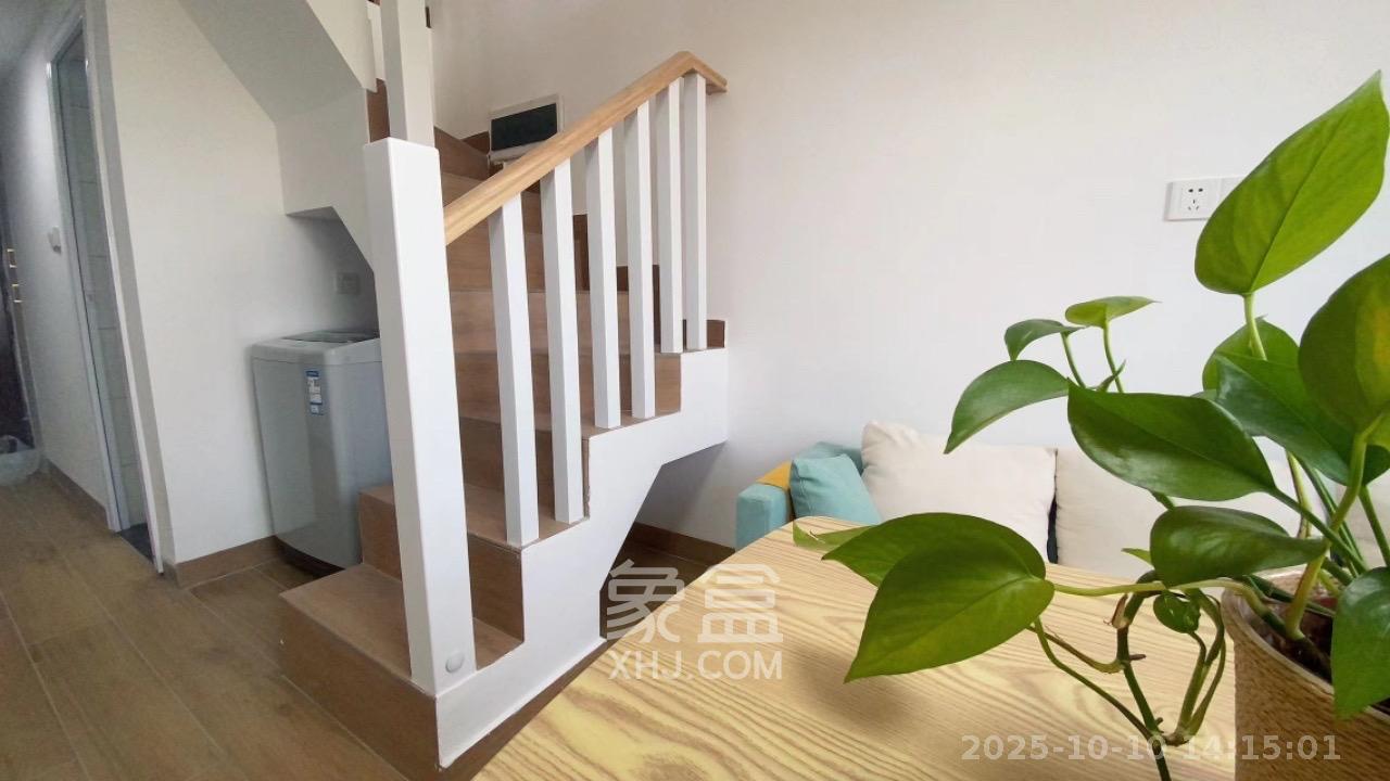 新长海D1站  1室1厅1卫    1500.0元/月室内图