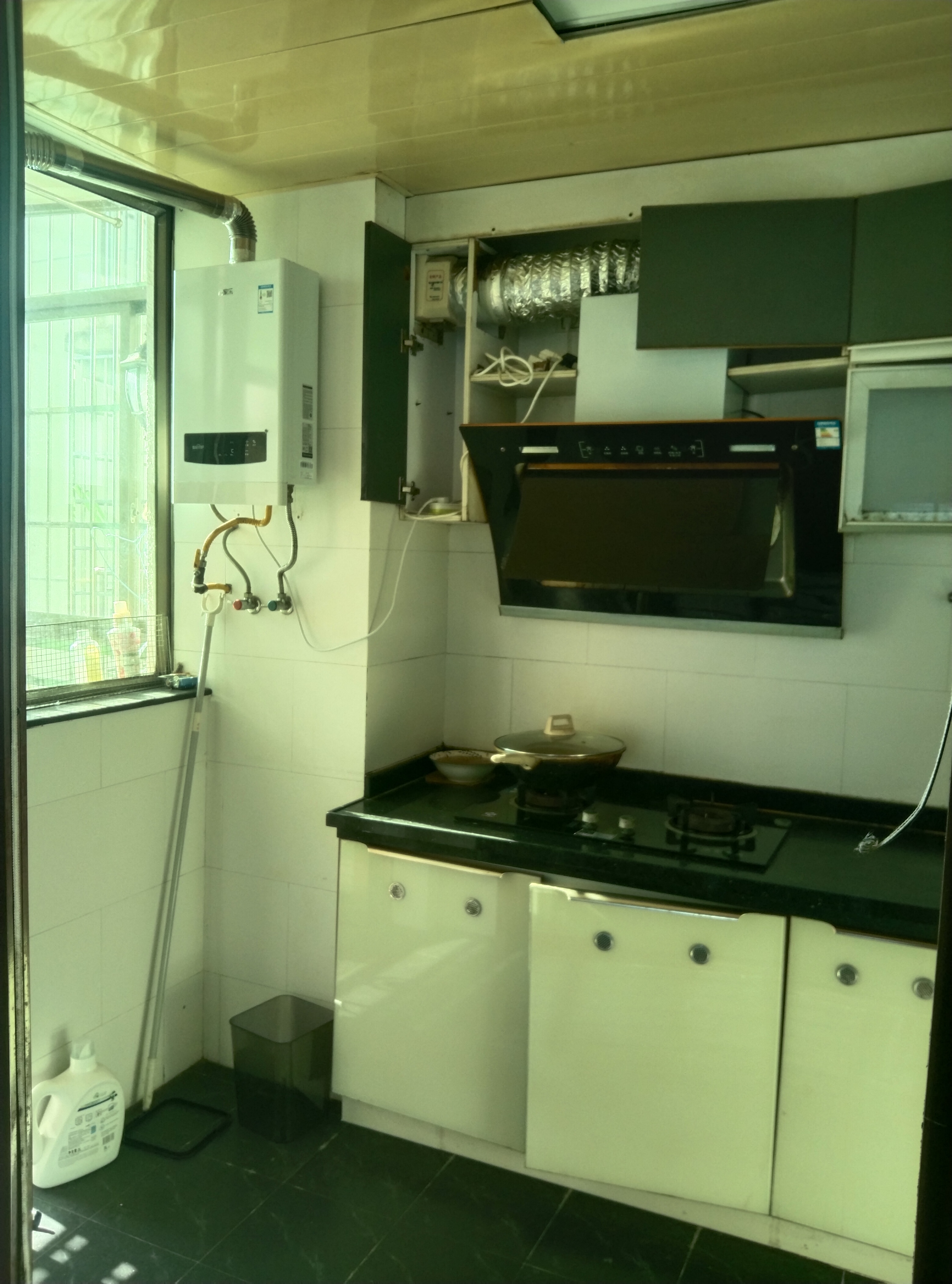 福隆公寓  4室2厅2卫    3000.0元/月室内图