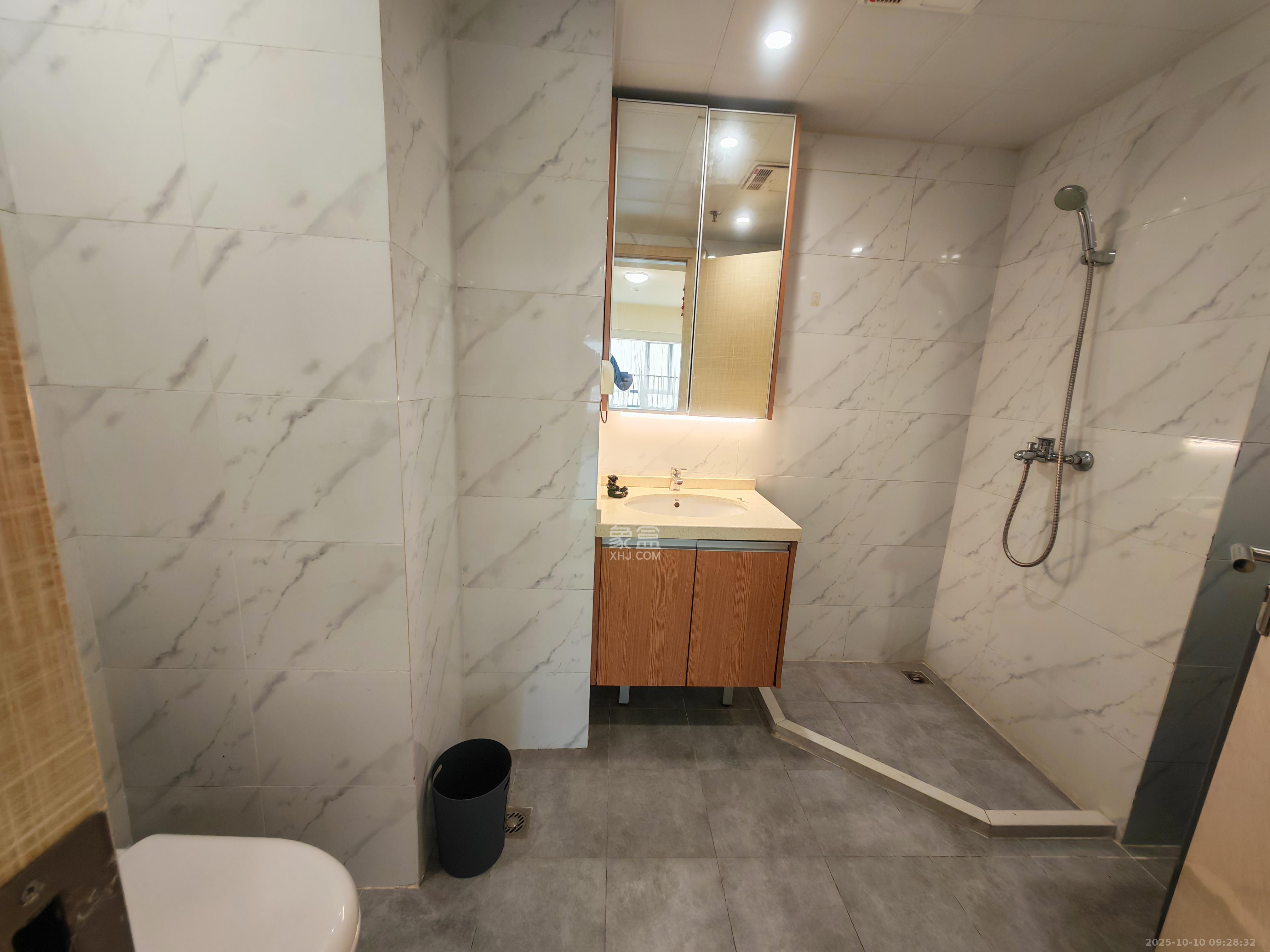 中交广场公寓  1室1厅1卫    1900.0元/月室内图