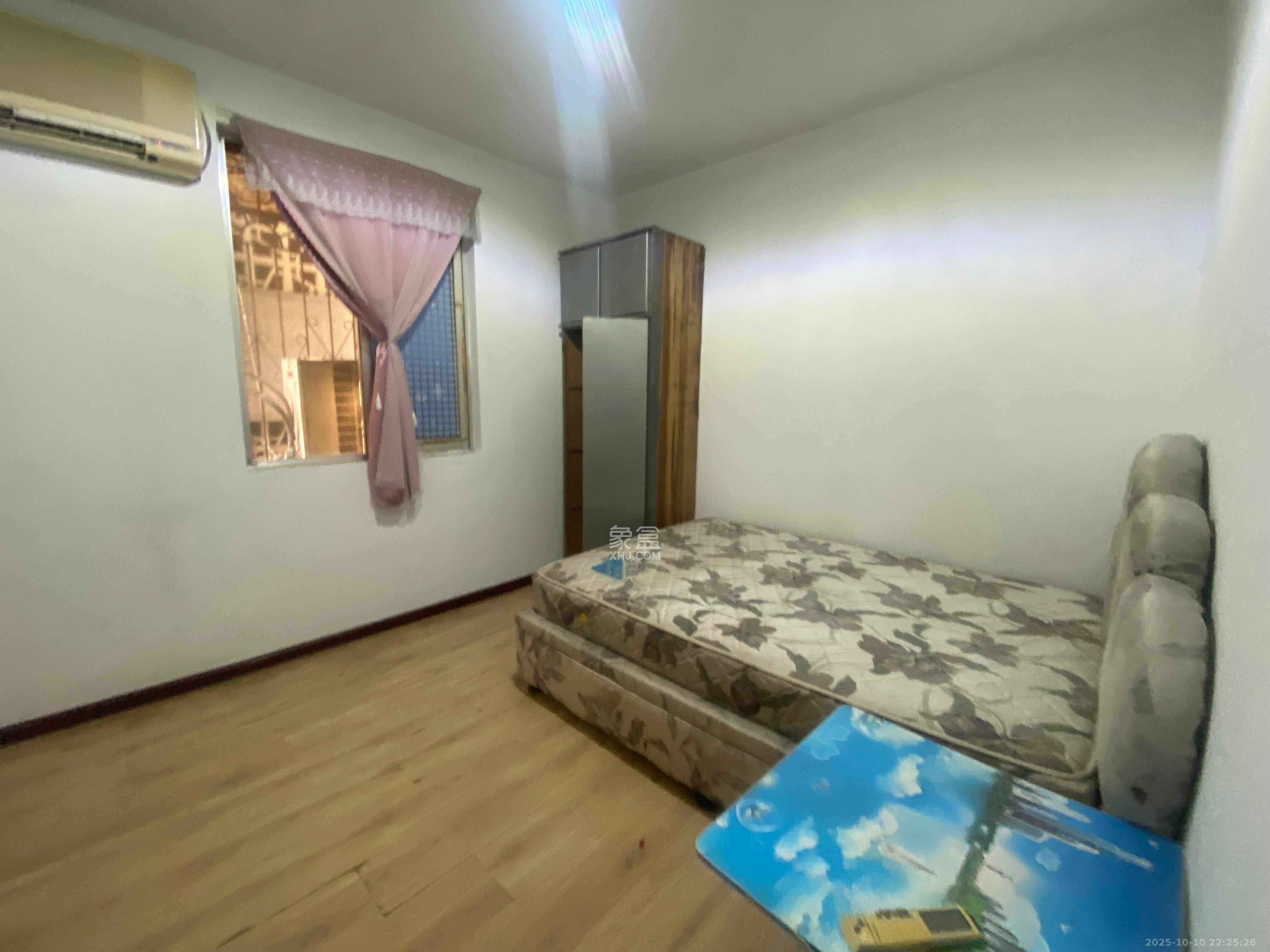 先福安置小区 1室1厅1卫 1000.0元/月 先福安置小区 1室1厅1卫 1000.0元/月室内图