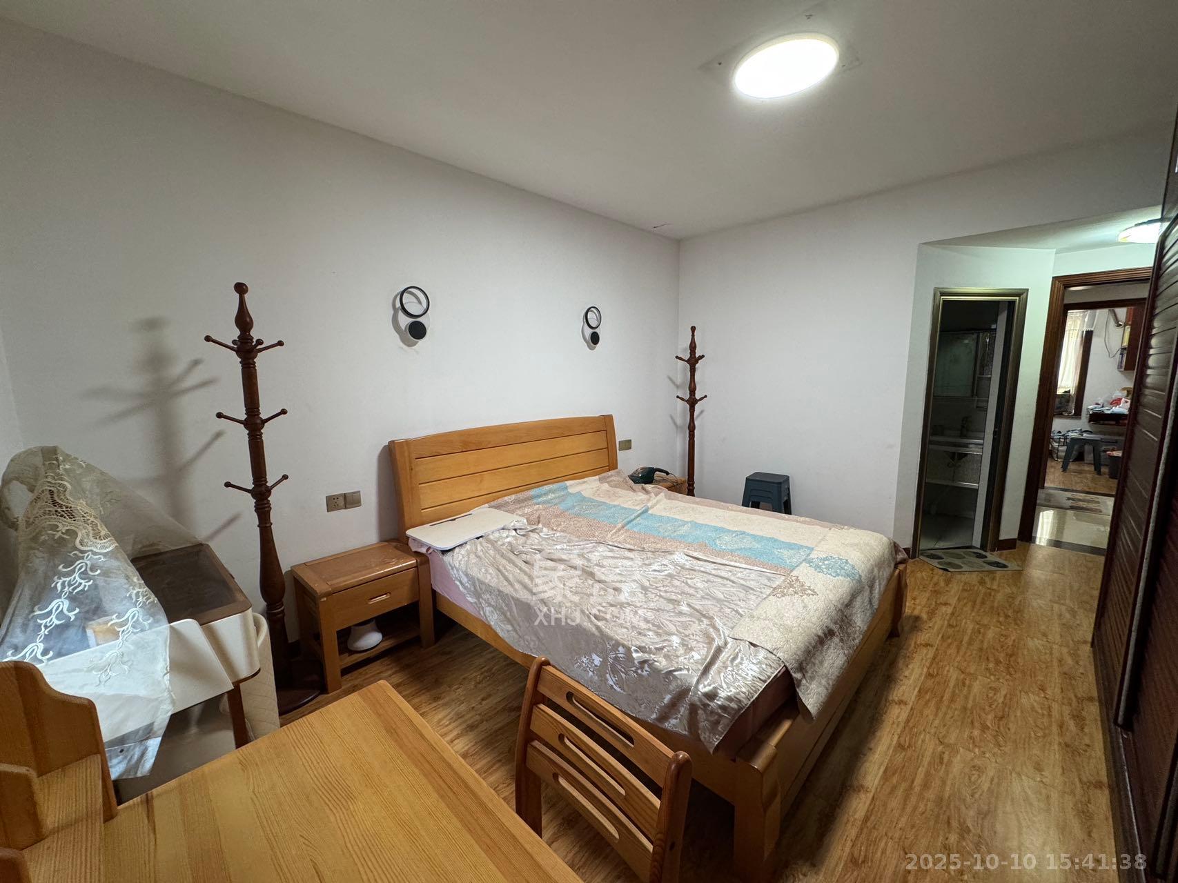 三江花中城  3室2厅1卫    2600.0元/月室内图