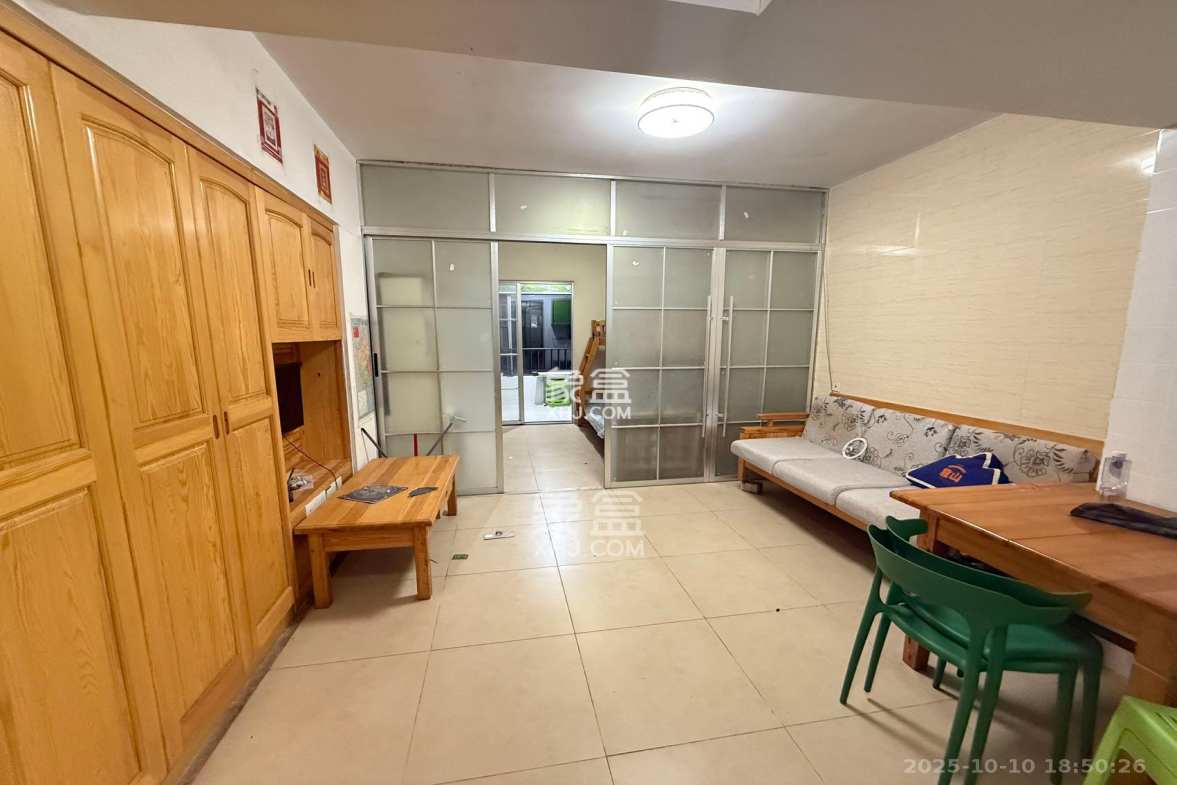 怡海星城 1室1厅1卫 900.0元/月 怡海星城 1室1厅1卫 900.0元/月室内图