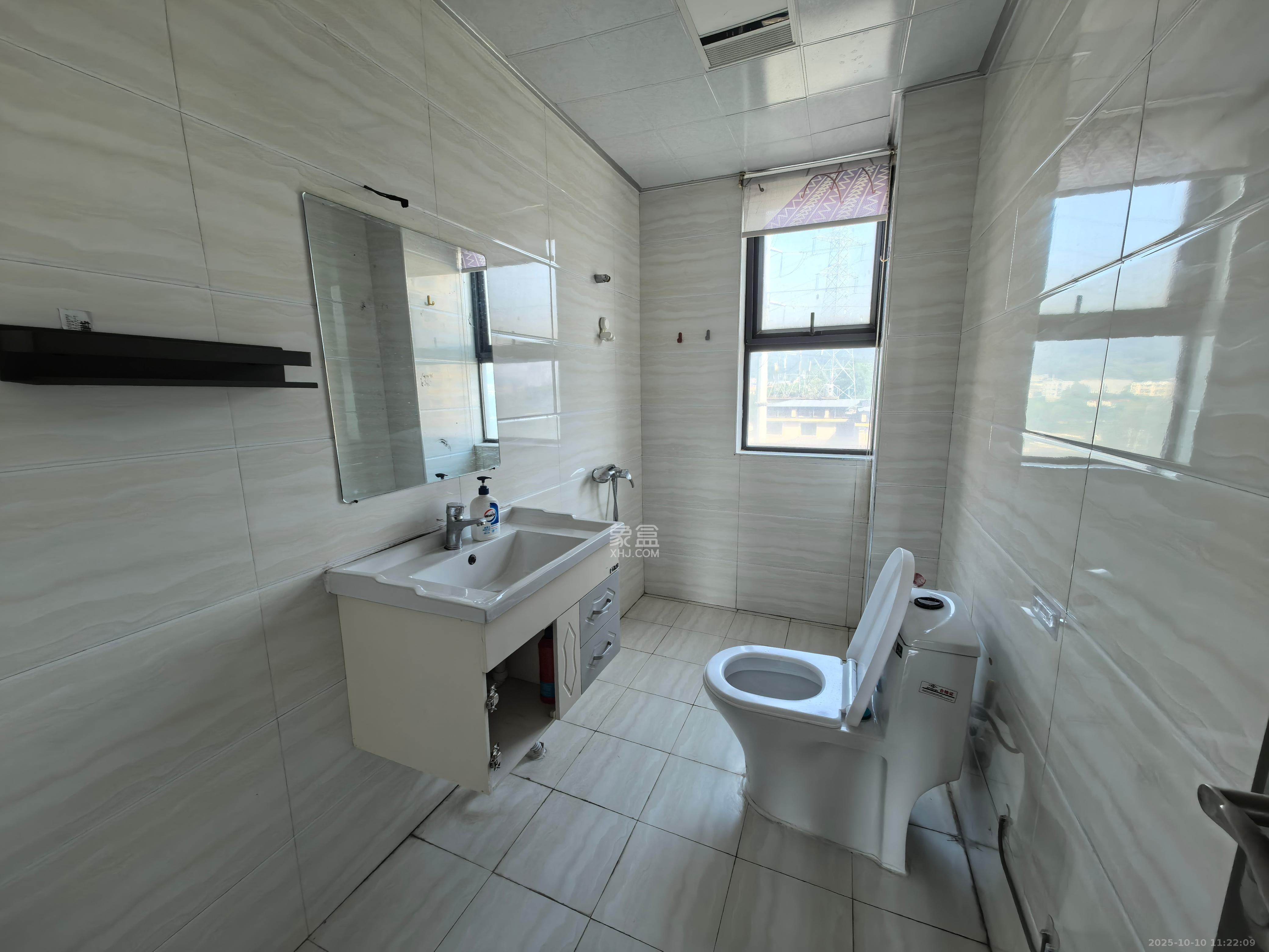 莱茵城 3室2厅2卫 1800.0元/月 莱茵城 3室2厅2卫 1800.0元/月室内图