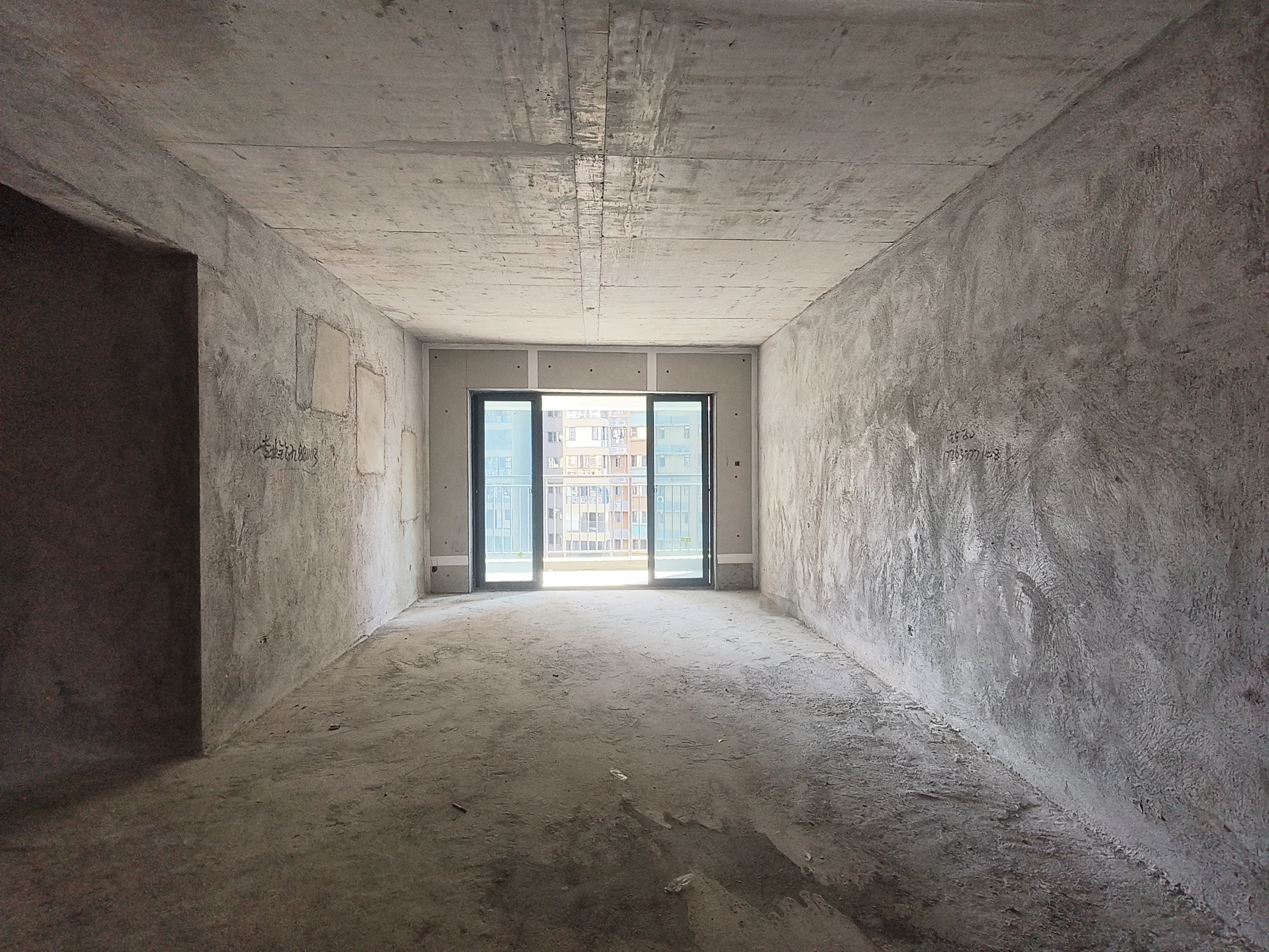 宁邦中心(三期幸福里) 3室2厅2卫 69.8万 宁邦中心(三期幸福里) 3室2厅2卫 69.8万客厅