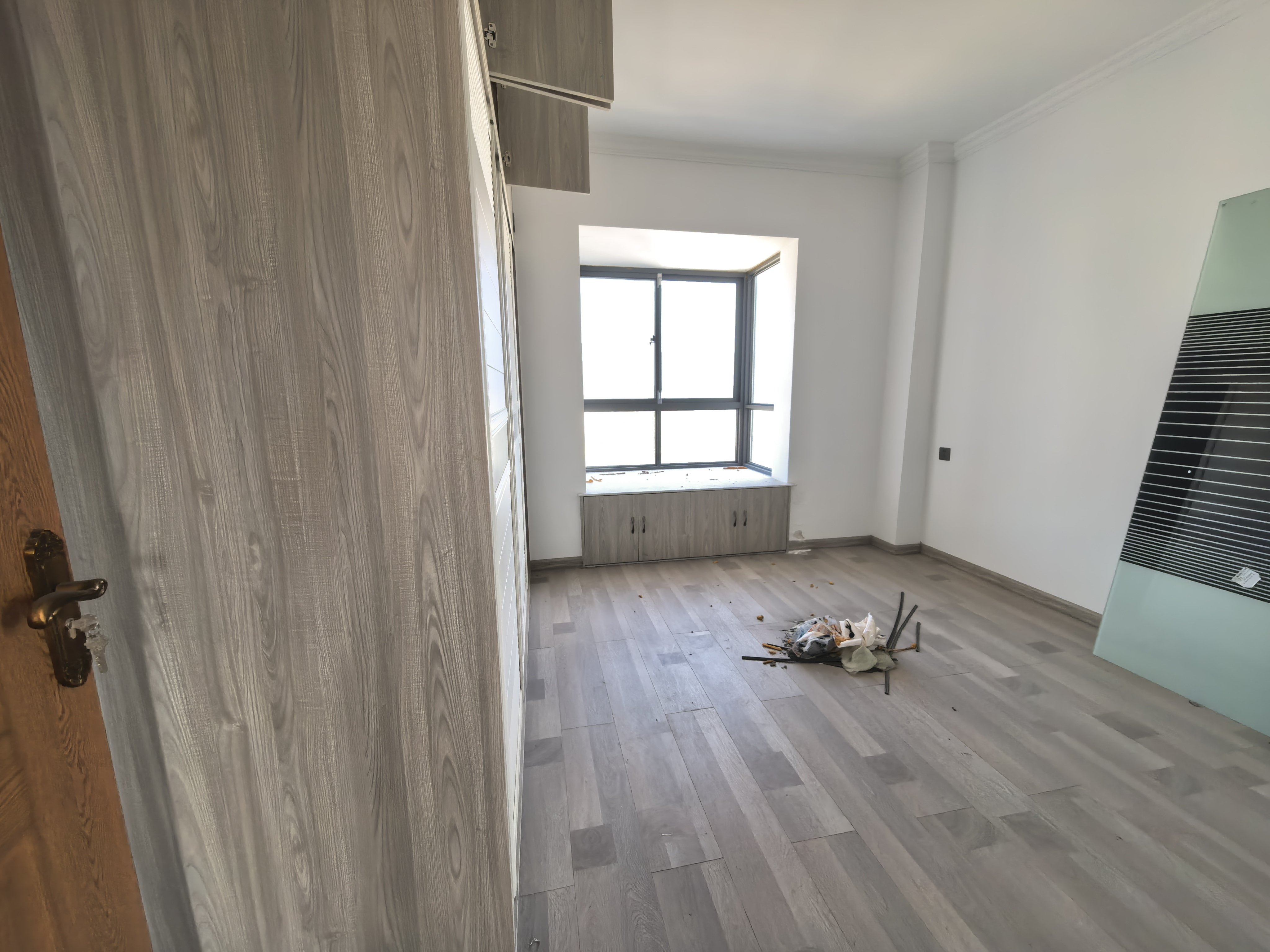 锦绣边城  3室2厅2卫    65.0万客厅