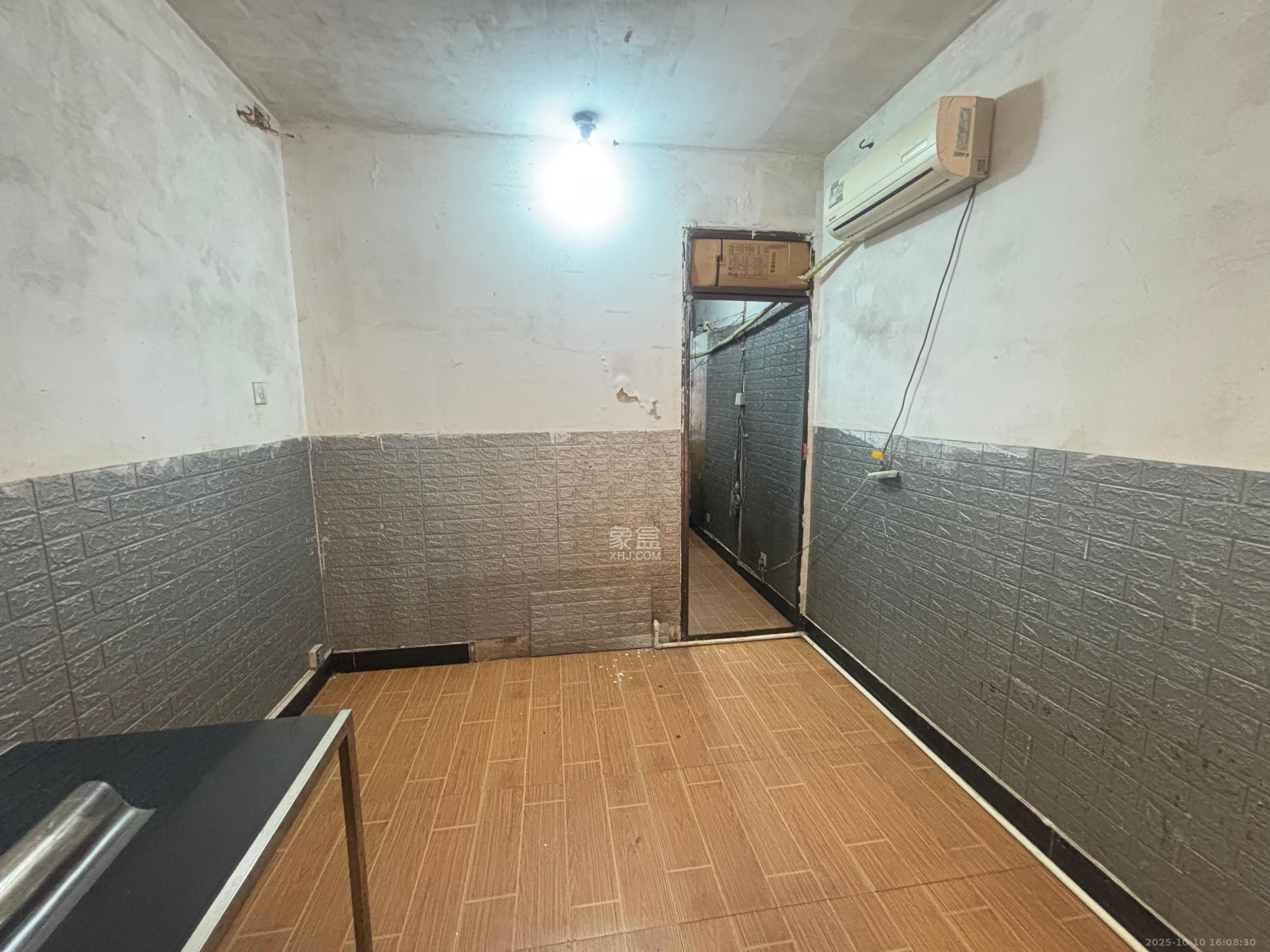 鄱阳小区   17.14㎡      1100.0元/月