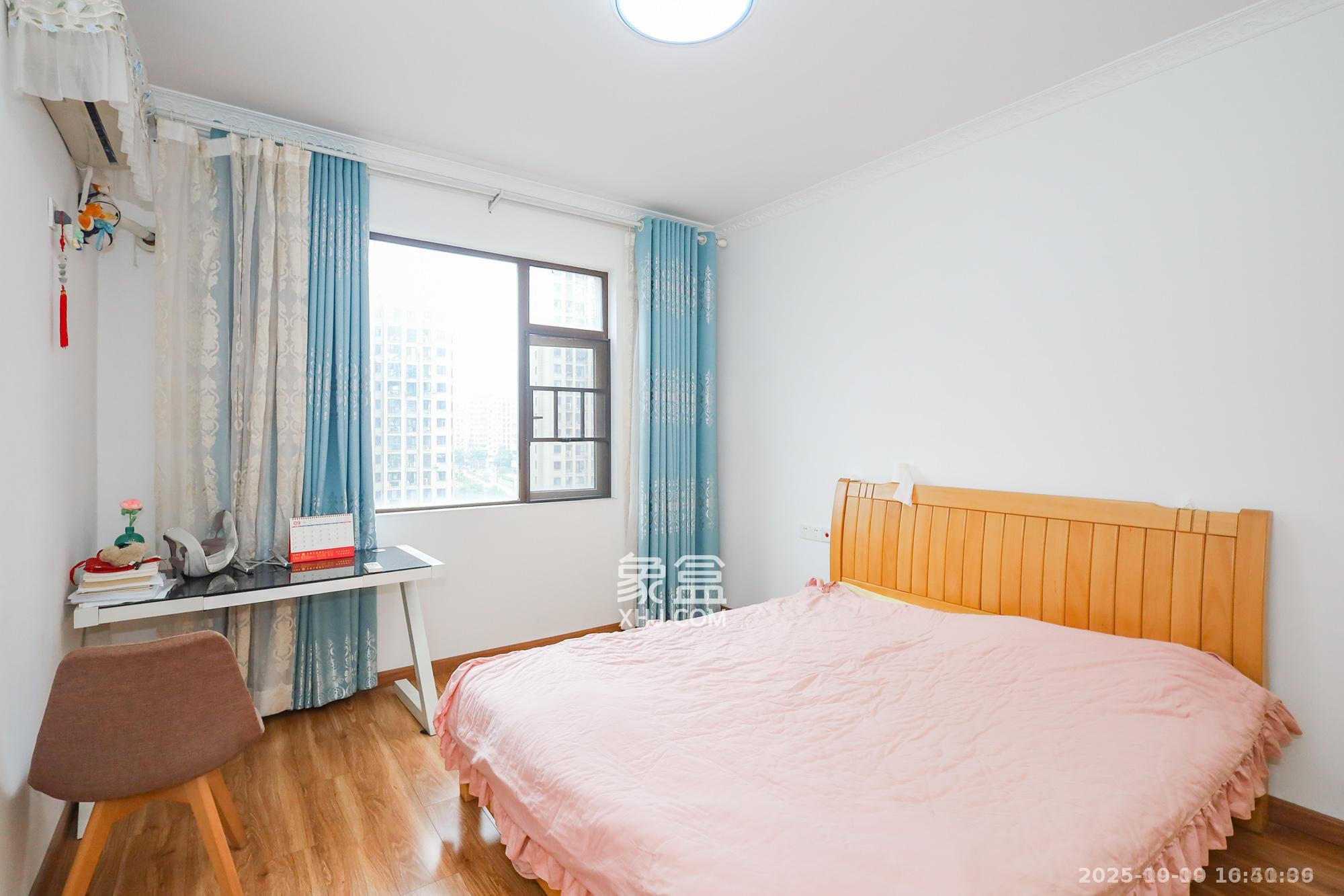 阳光丽城二期  4室2厅2卫    4000.0元/月