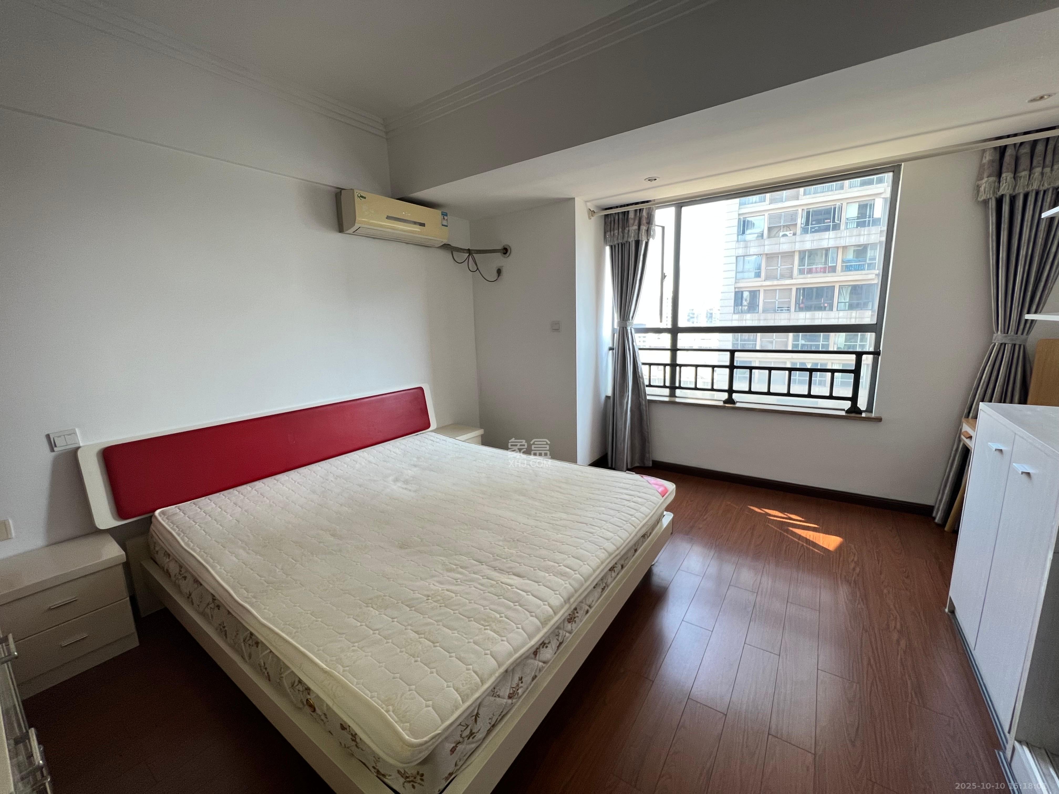 西子一间  1室0厅1卫    1600.0元/月室内图