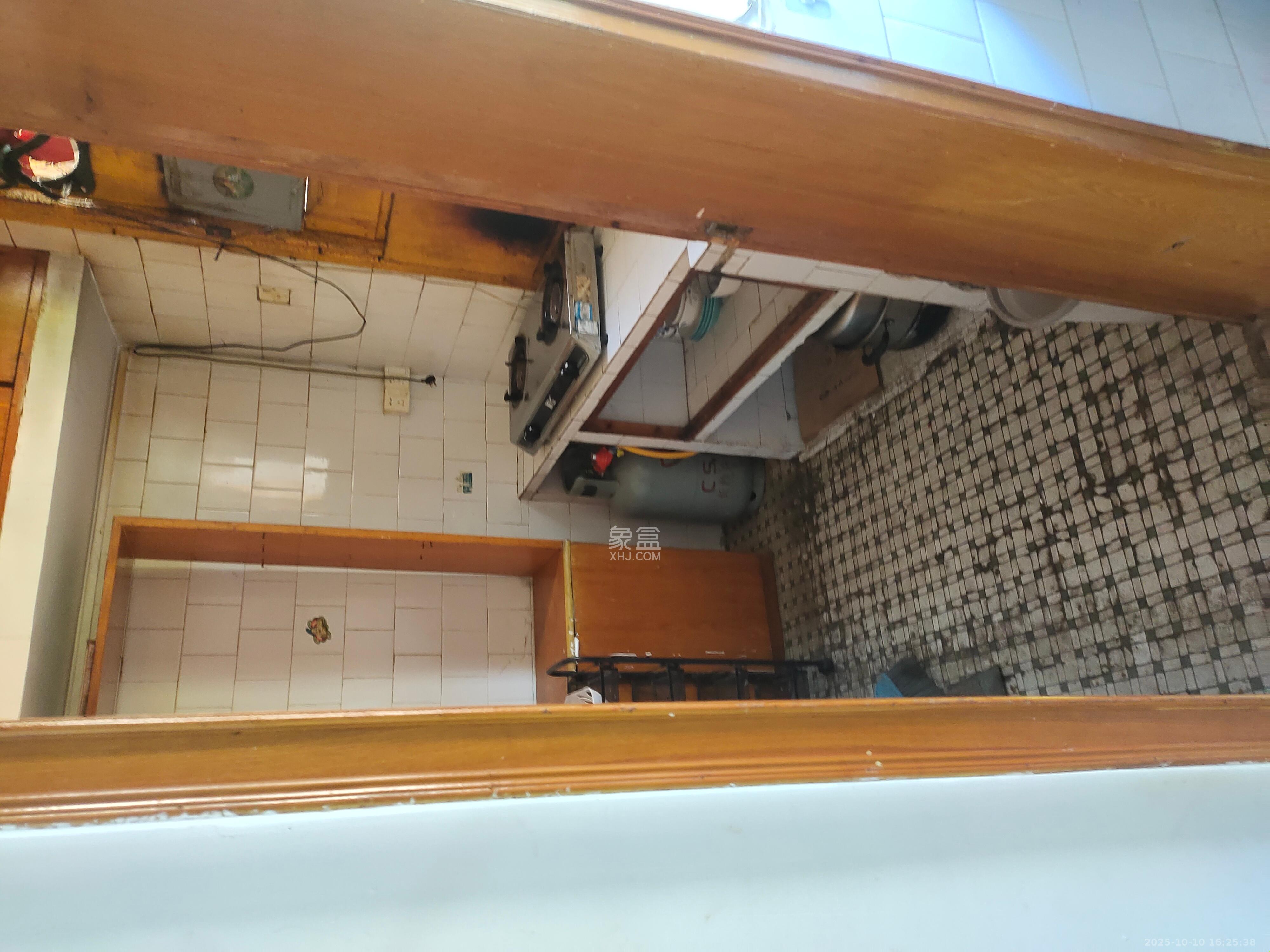 长重机械厂宿舍  1室1厅1卫    1400.0元/月室内图
