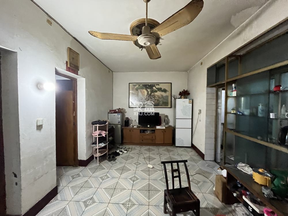 学堂冲二村体育路48号  2室1厅1卫    15.0万