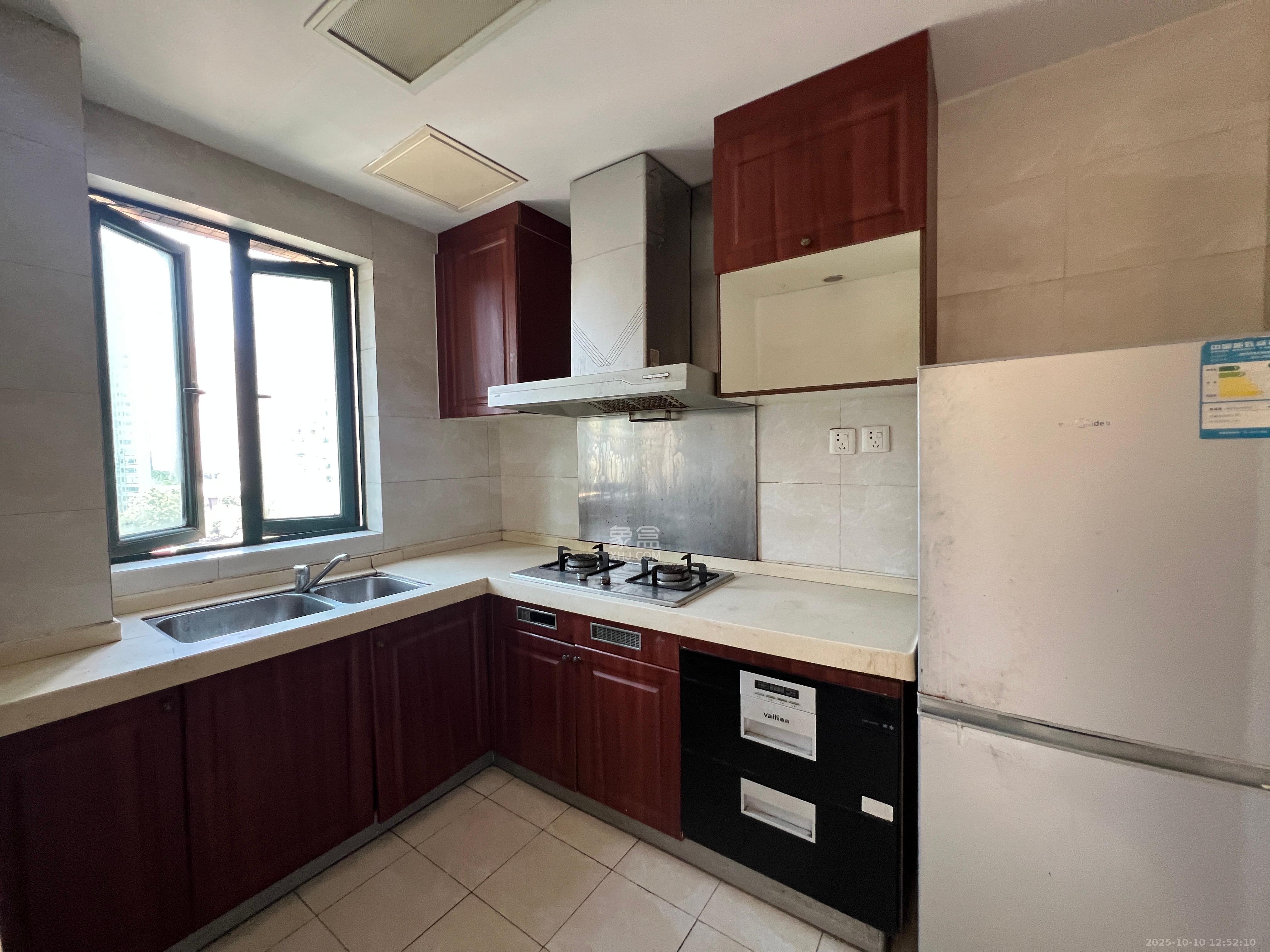 恒大雅苑 4室2厅2卫 3000.0元/月 恒大雅苑 4室2厅2卫 3000.0元/月室内图