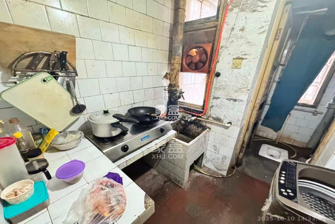 三兴公寓(三兴小区)  2室1厅1卫    1500.0元/月 三兴公寓(三兴小区)  2室1厅1卫    1500.0元/月室内图1