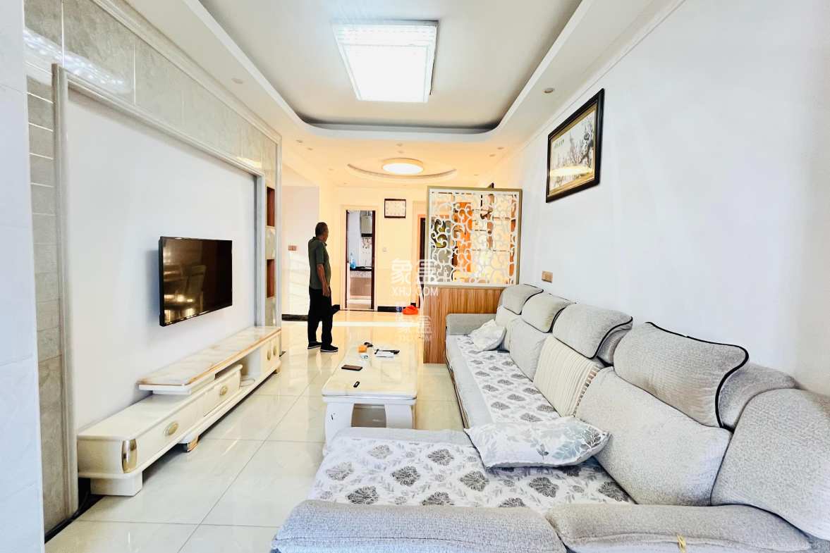 德惠雅苑(众星湘港公馆) 3室2厅1卫 2100.0元/月 德惠雅苑(众星湘港公馆) 3室2厅1卫 2100.0元/月室内图