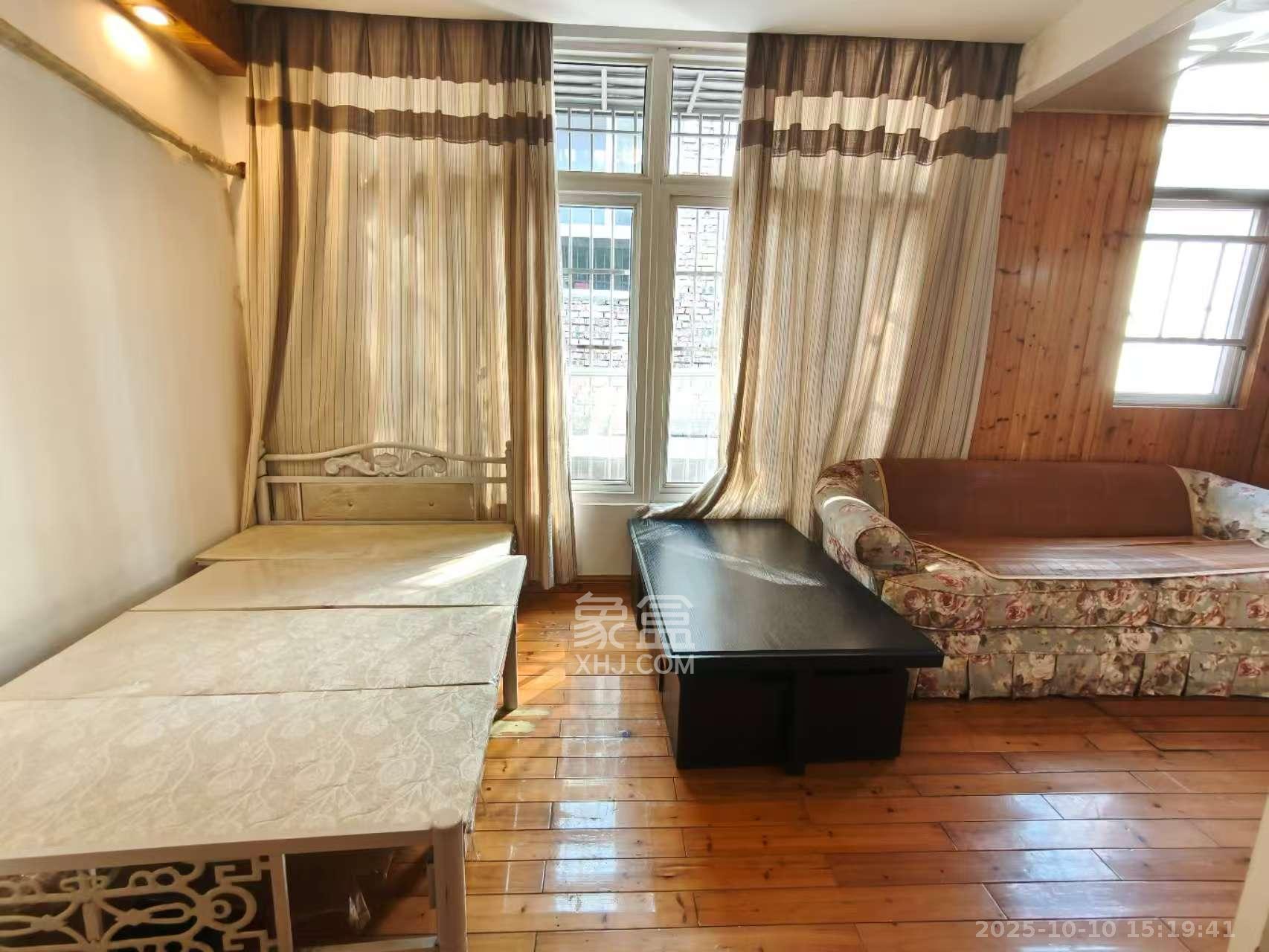 幸福里(幸福里一期) 5室2厅3卫 4800.0元/月 幸福里(幸福里一期) 5室2厅3卫 4800.0元/月室内图