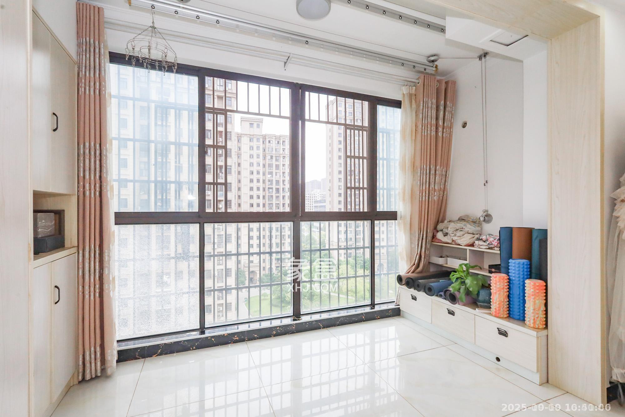 阳光丽城二期 4室2厅2卫 4000.0元/月 阳光丽城二期 4室2厅2卫 4000.0元/月室内图