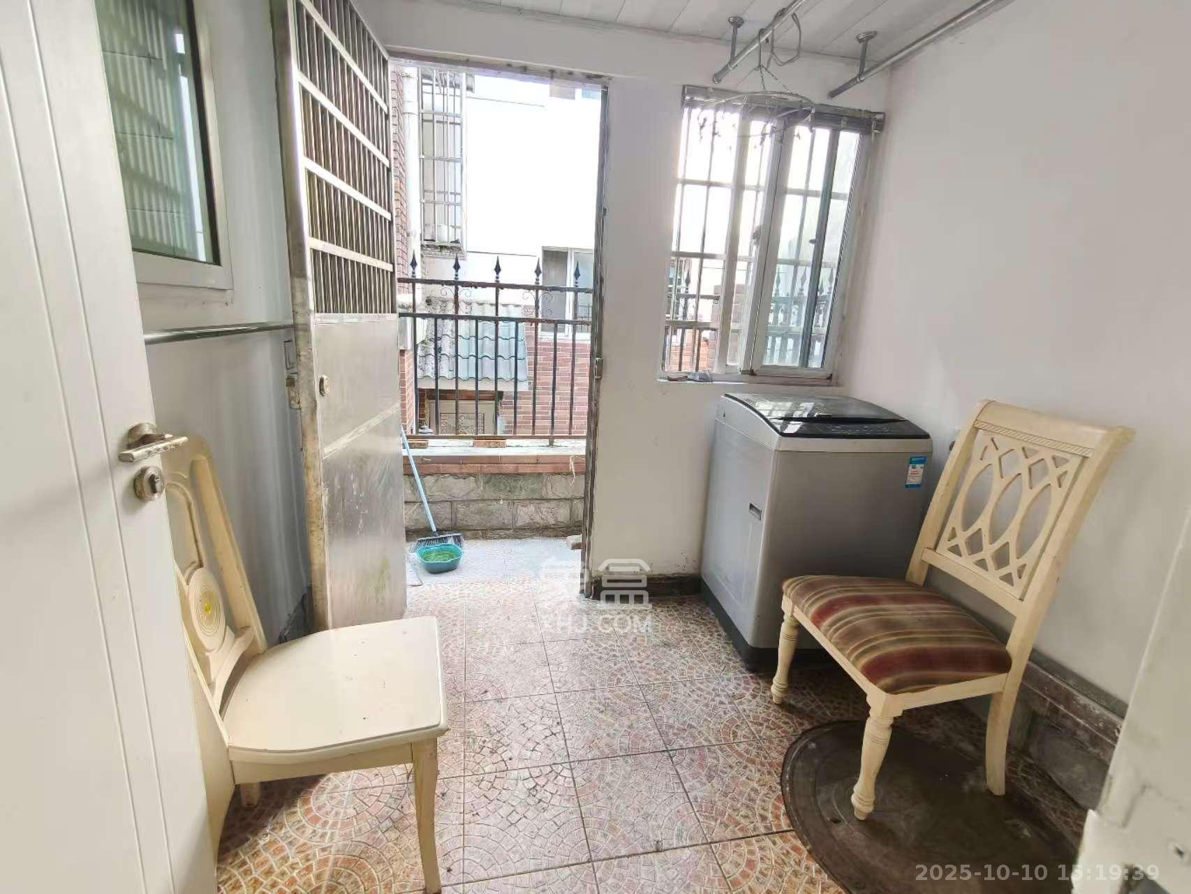 幸福里(幸福里一期) 5室2厅3卫 4800.0元/月 幸福里(幸福里一期) 5室2厅3卫 4800.0元/月室内图