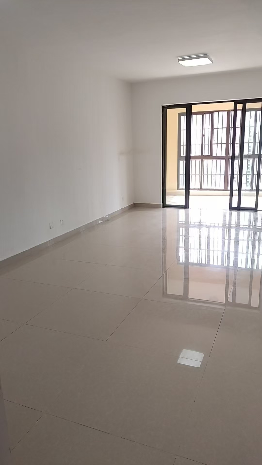 龙岐雅苑  3室2厅2卫    2900.0元/月 龙岐雅苑  3室2厅2卫    2900.0元/月室内图